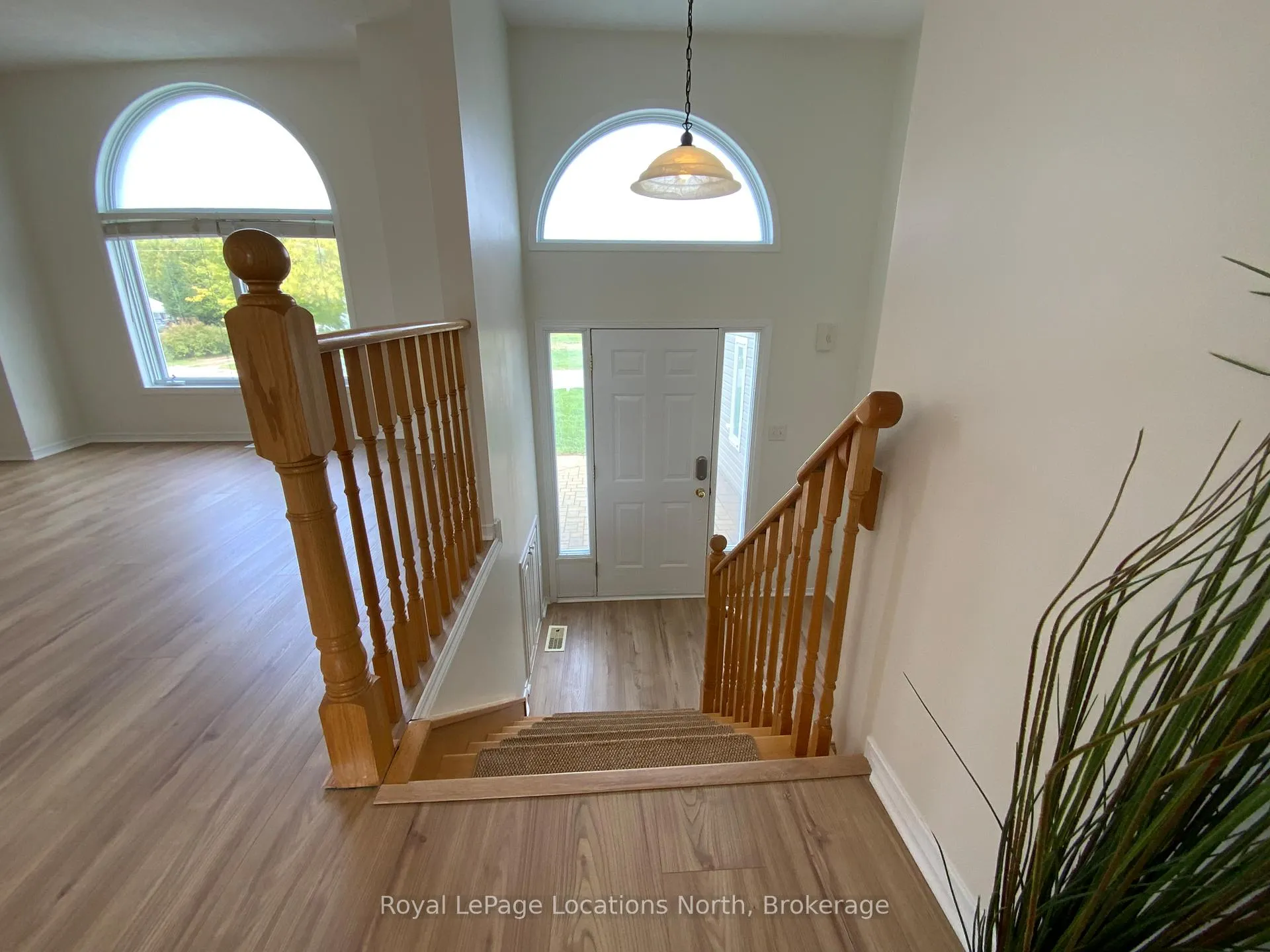 Photo 4 of 210 Quebec Street, Clearview, Stayner — HOMEH