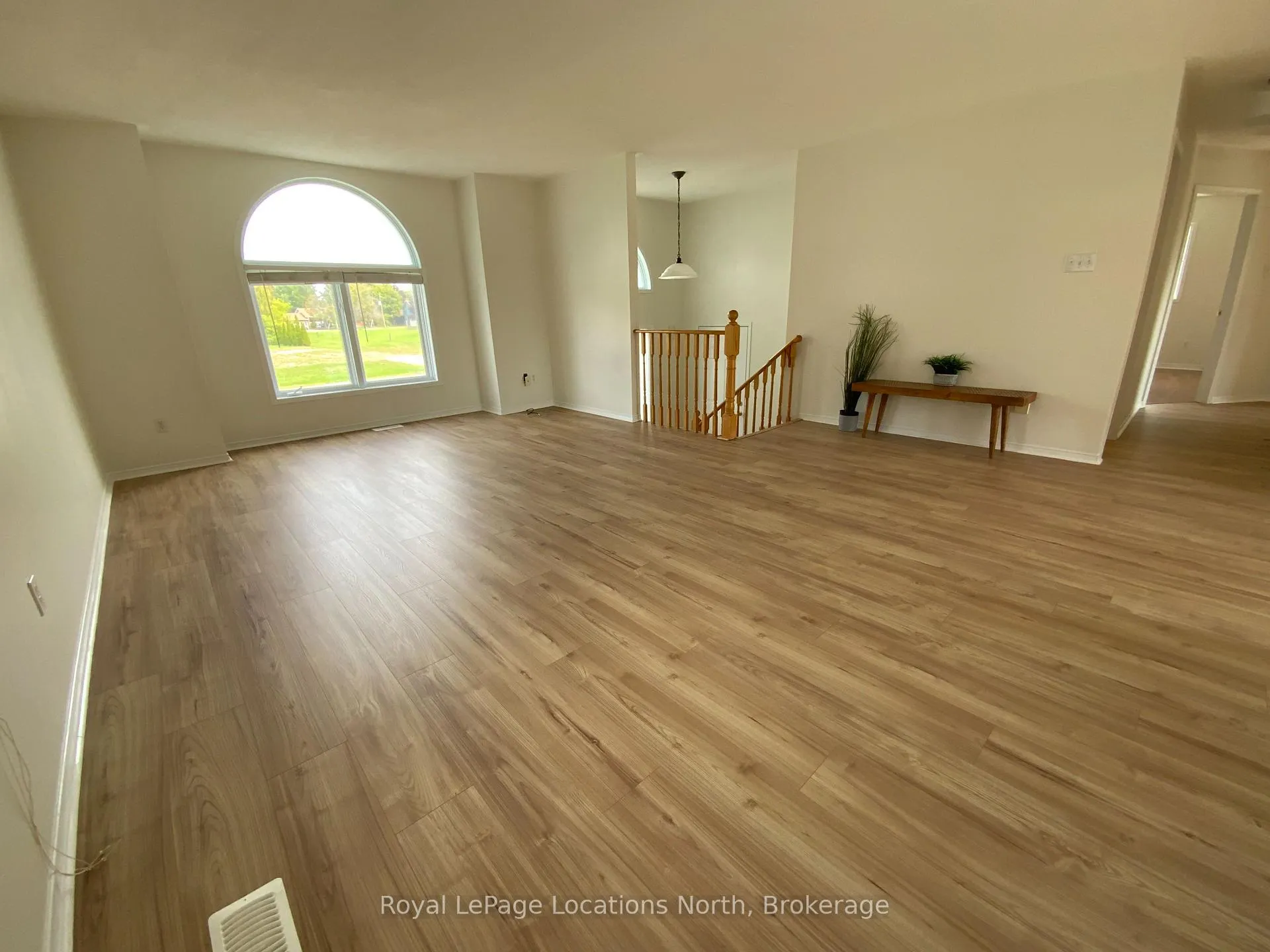 Photo 6 of 210 Quebec Street, Clearview, Stayner — HOMEH