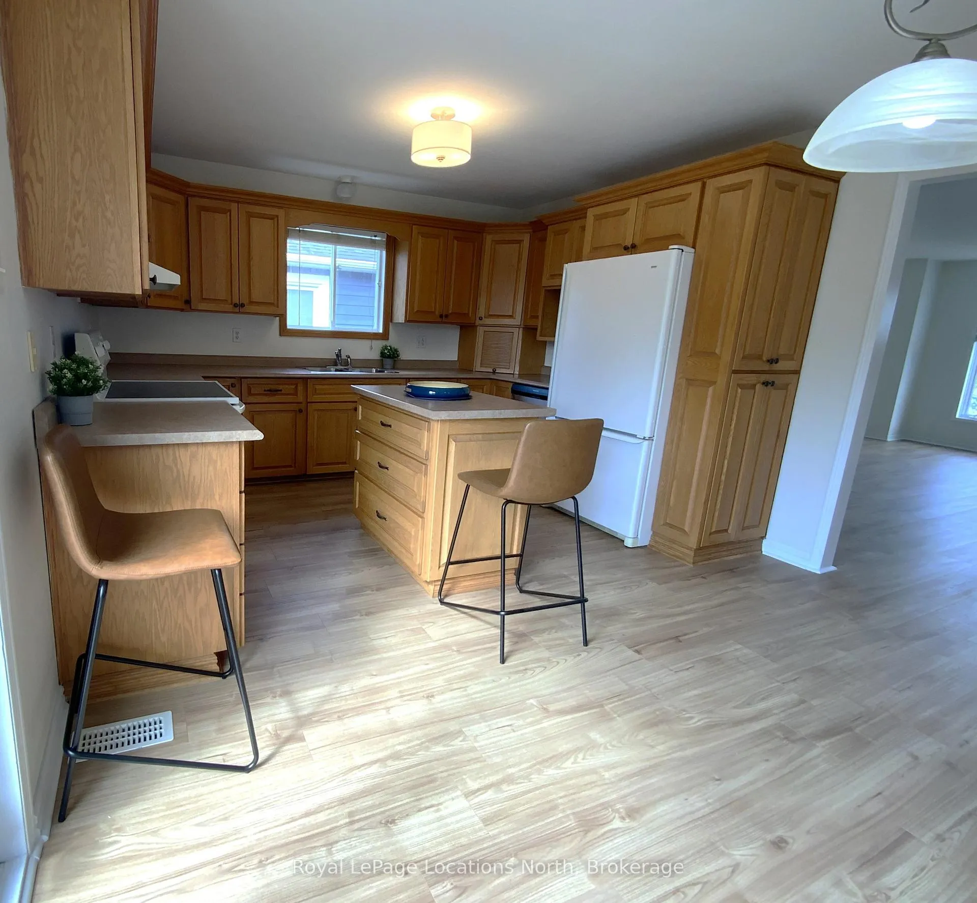 Photo 9 of 210 Quebec Street, Clearview, Stayner — HOMEH