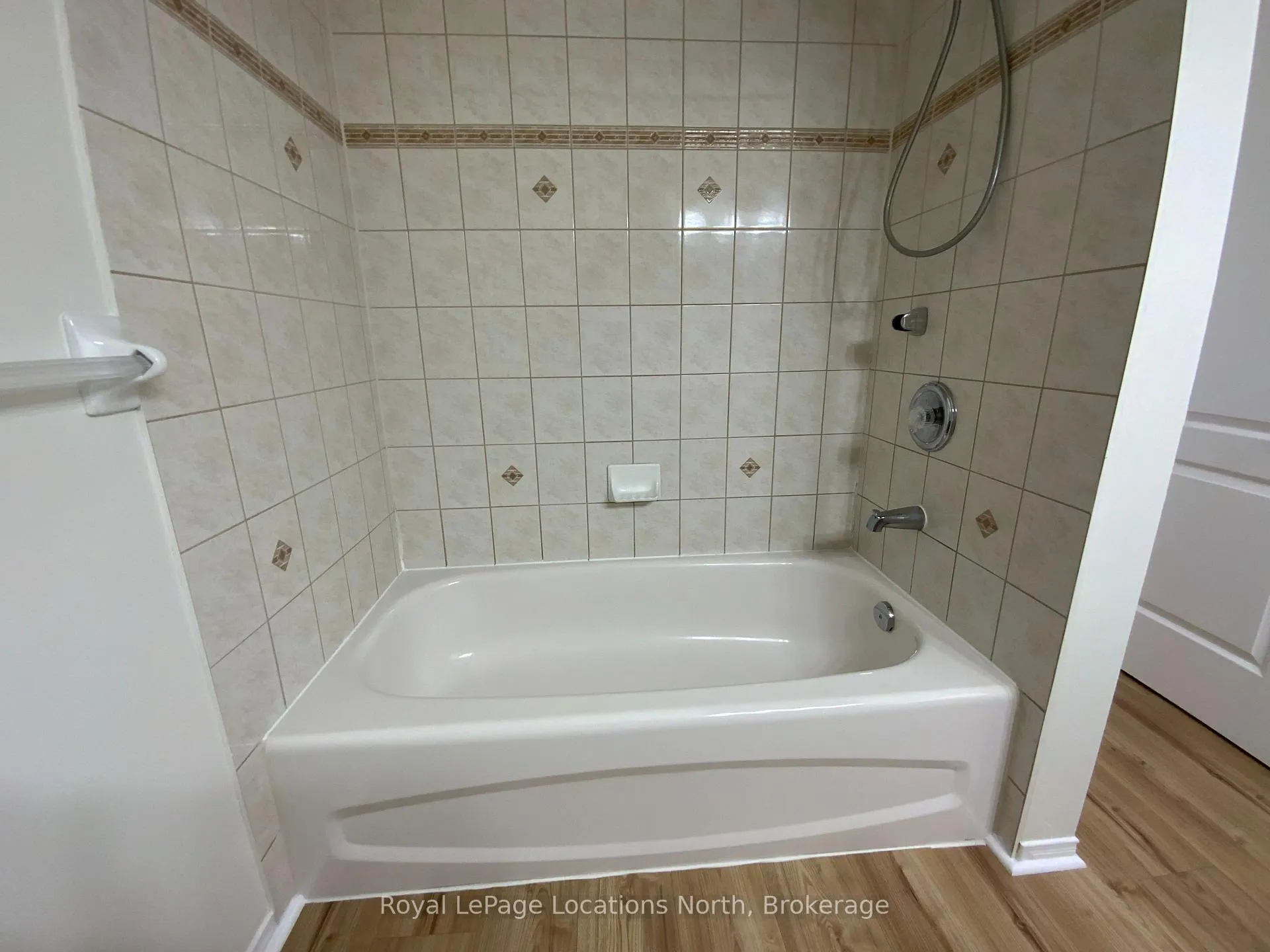 Photo 15 of 210 Quebec Street, Clearview, Stayner — HOMEH