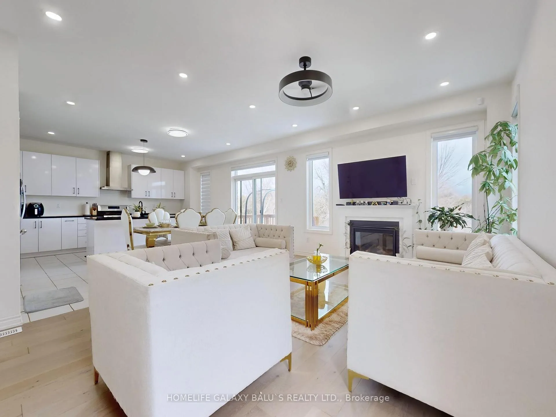 Photo 9 of 13 Thelma Drive, Whitby, Rural Whitby — HOMEH