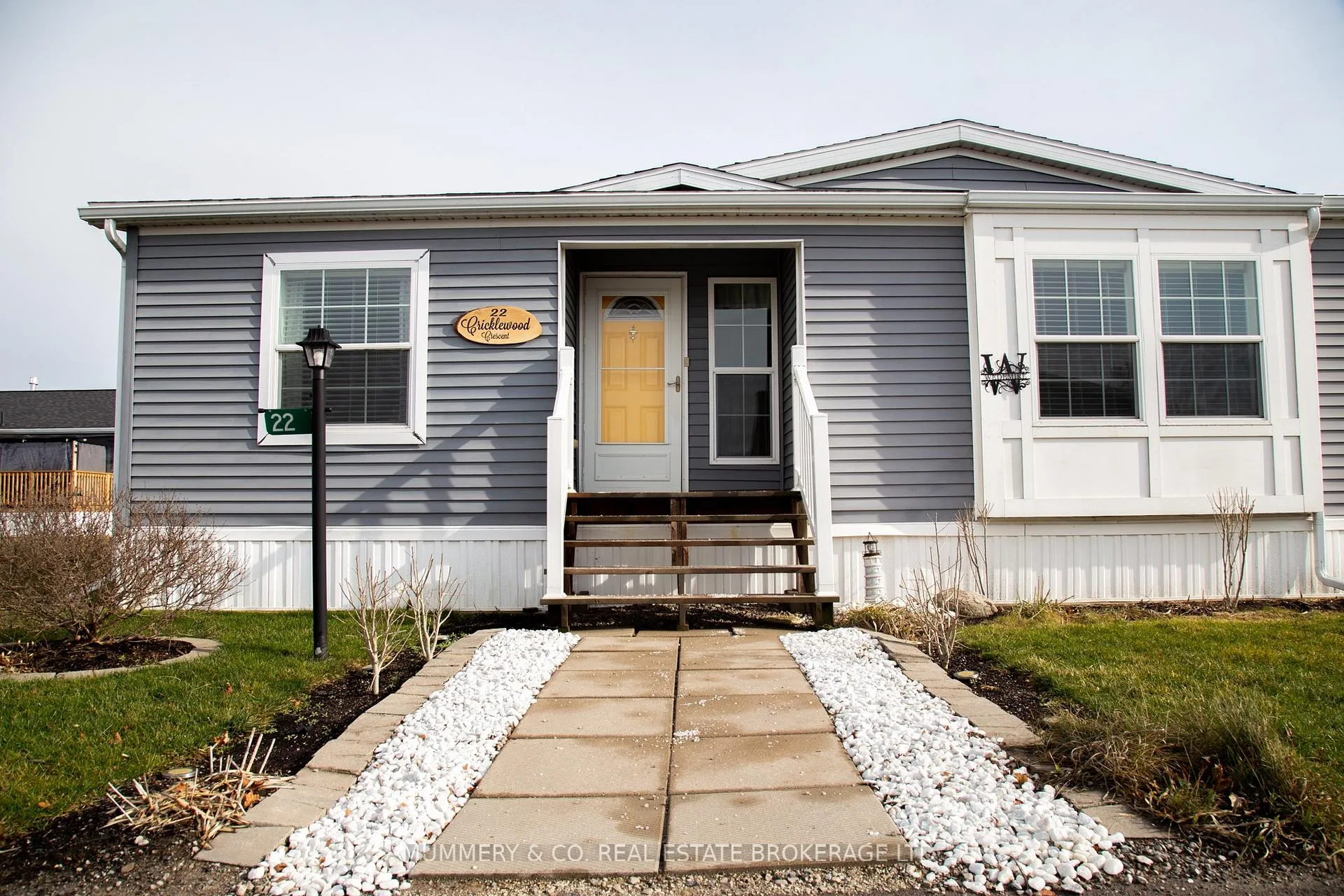 Front of 22 Cricklewood Crescent