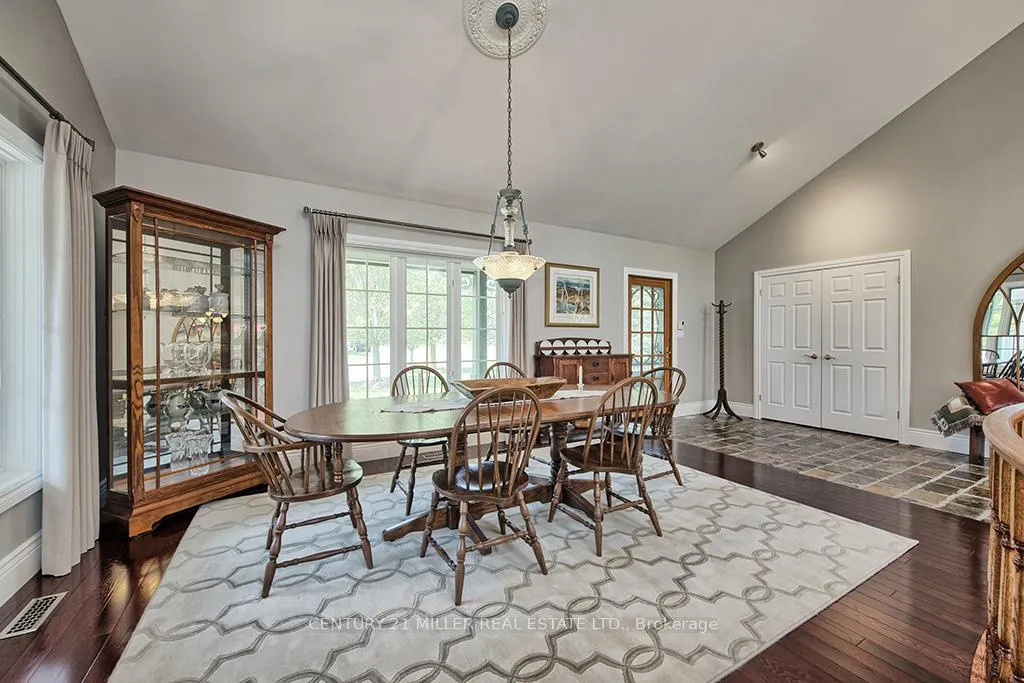 Photo 23 of 27 Weneil Drive, Hamilton, Freelton — HOMEH