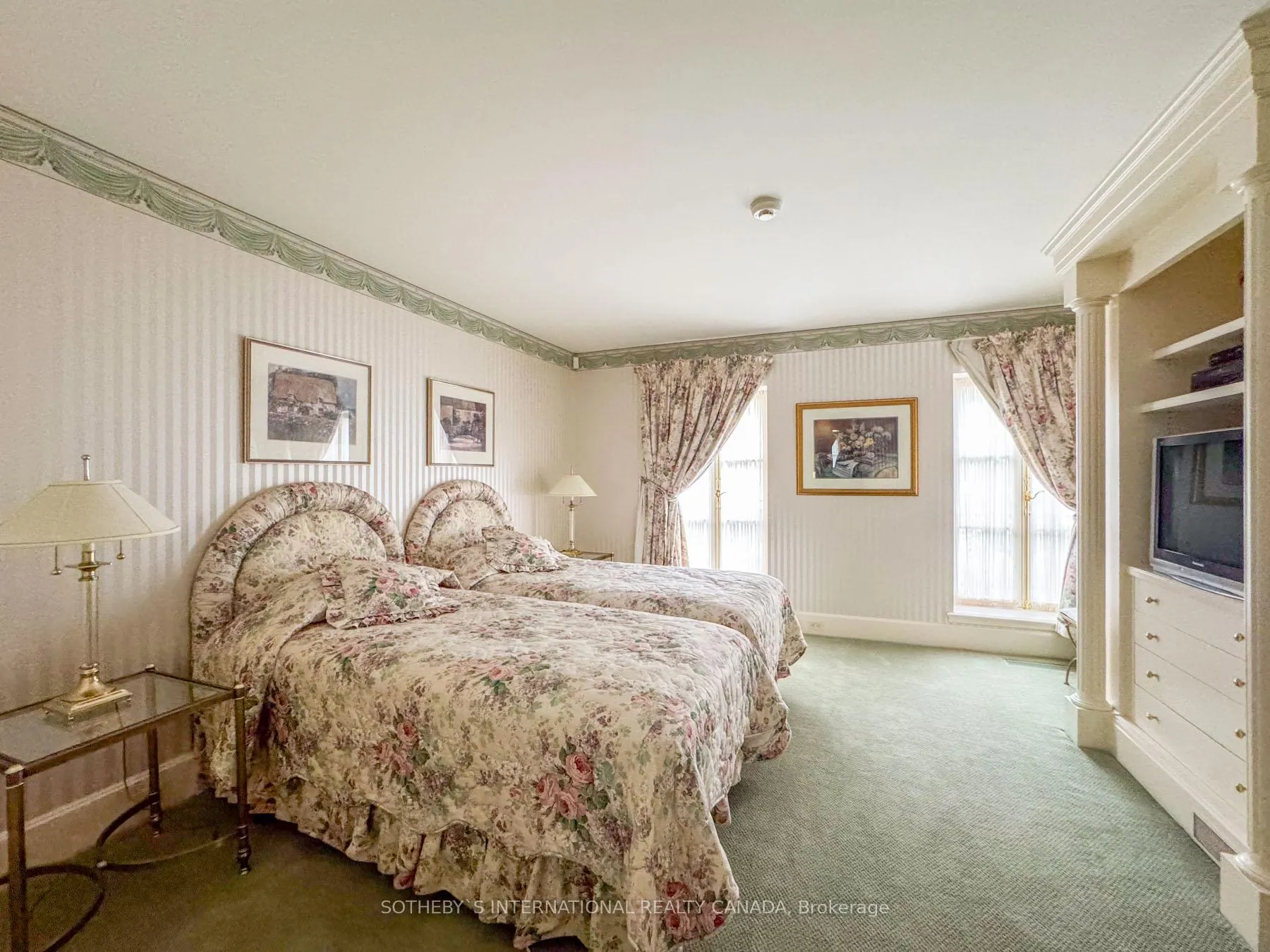 Photo 16 of 241 Strathallan Wood, Toronto, Bedford Park-Nortown — HOMEH