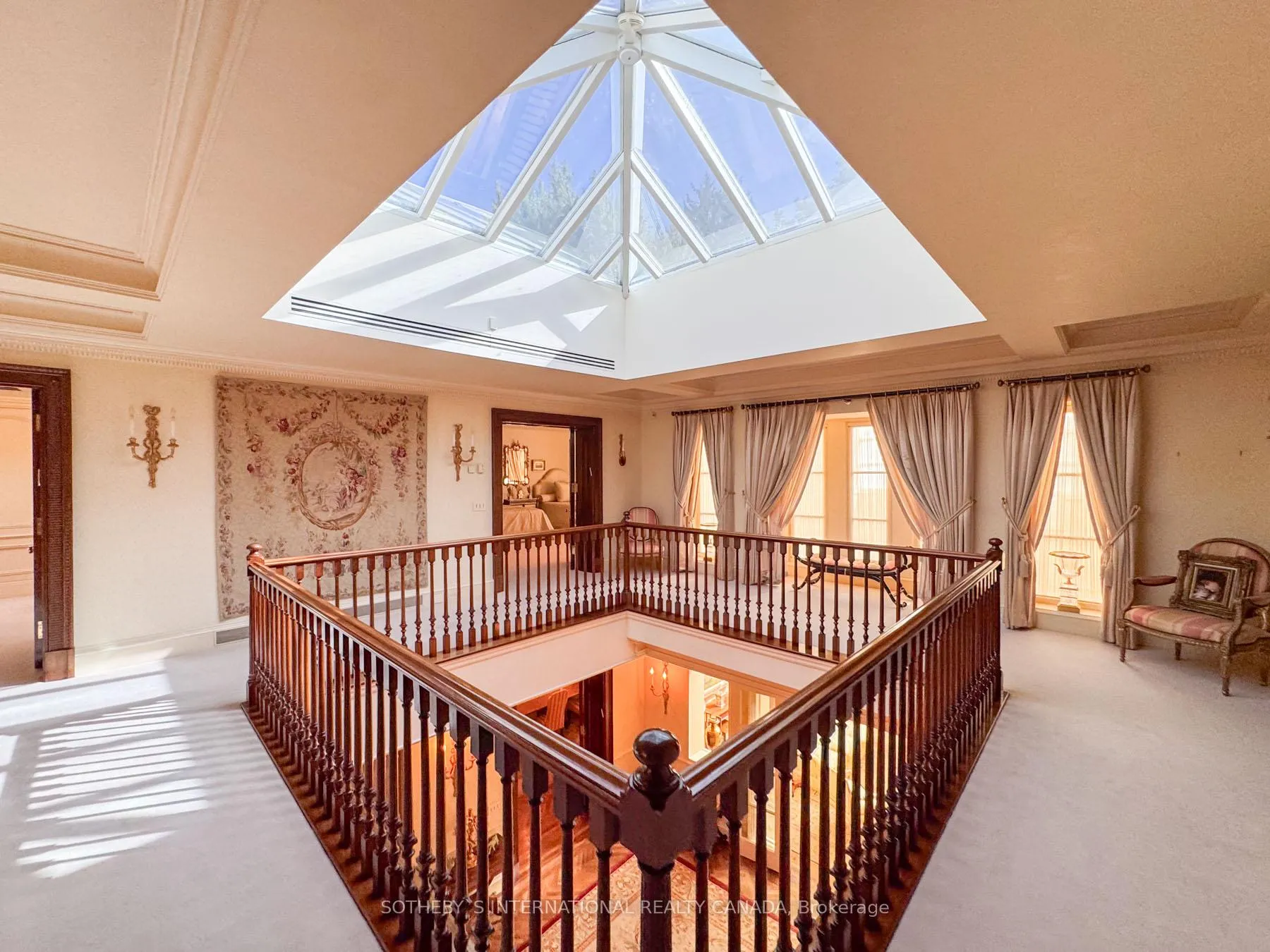 Photo 18 of 241 Strathallan Wood, Toronto, Bedford Park-Nortown — HOMEH