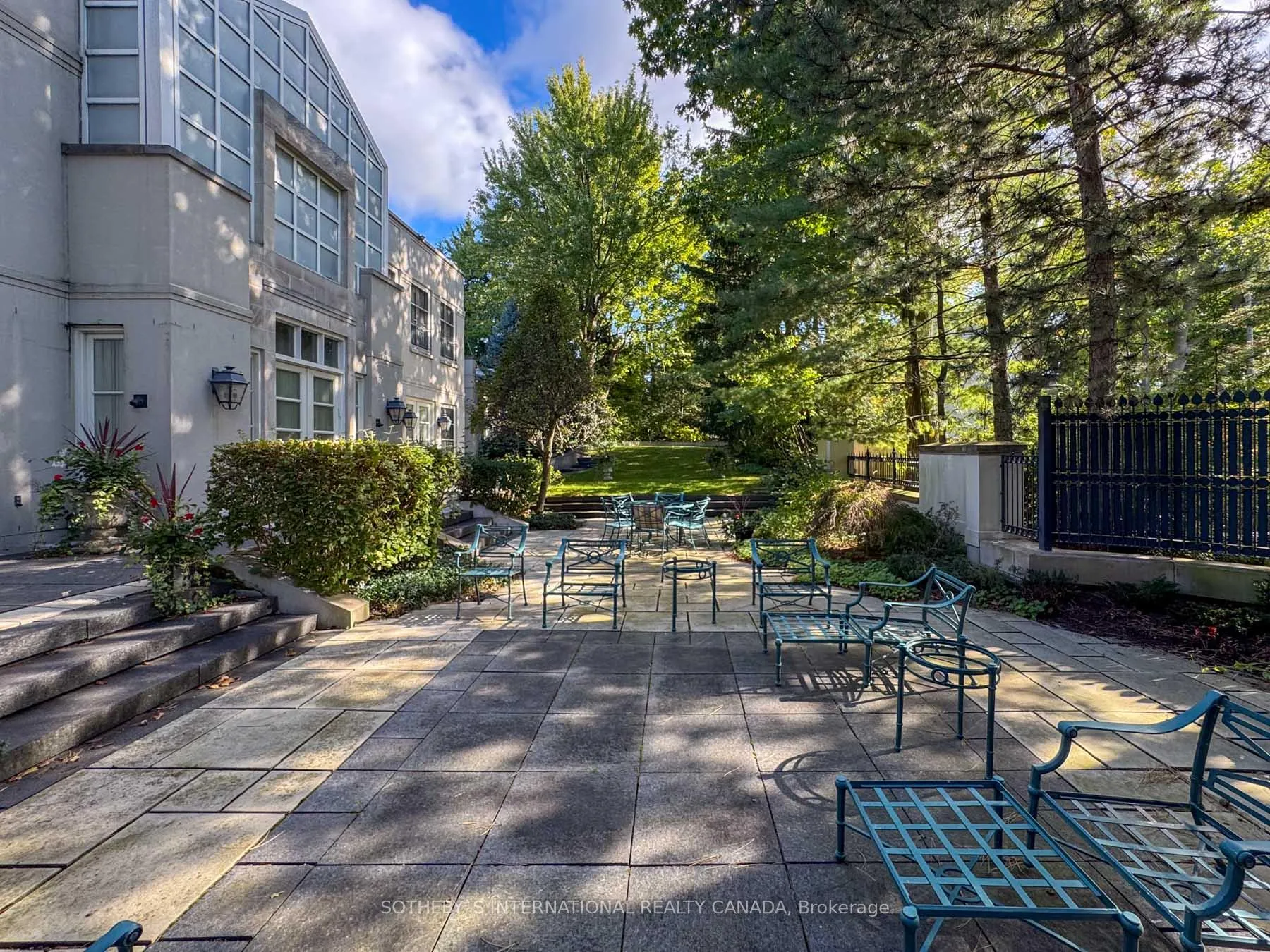 Photo 32 of 241 Strathallan Wood, Toronto, Bedford Park-Nortown — HOMEH