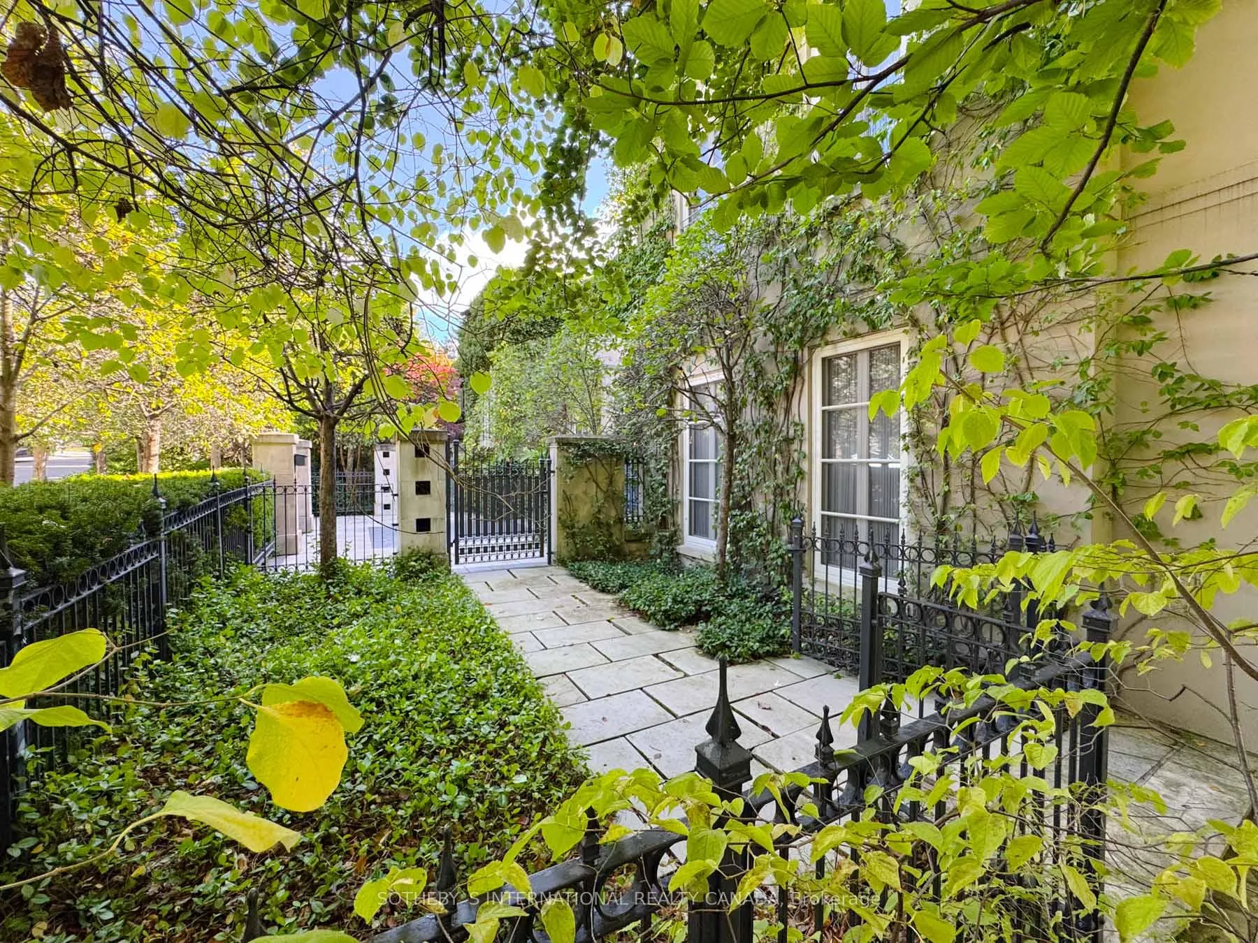 Photo 39 of 241 Strathallan Wood, Toronto, Bedford Park-Nortown — HOMEH