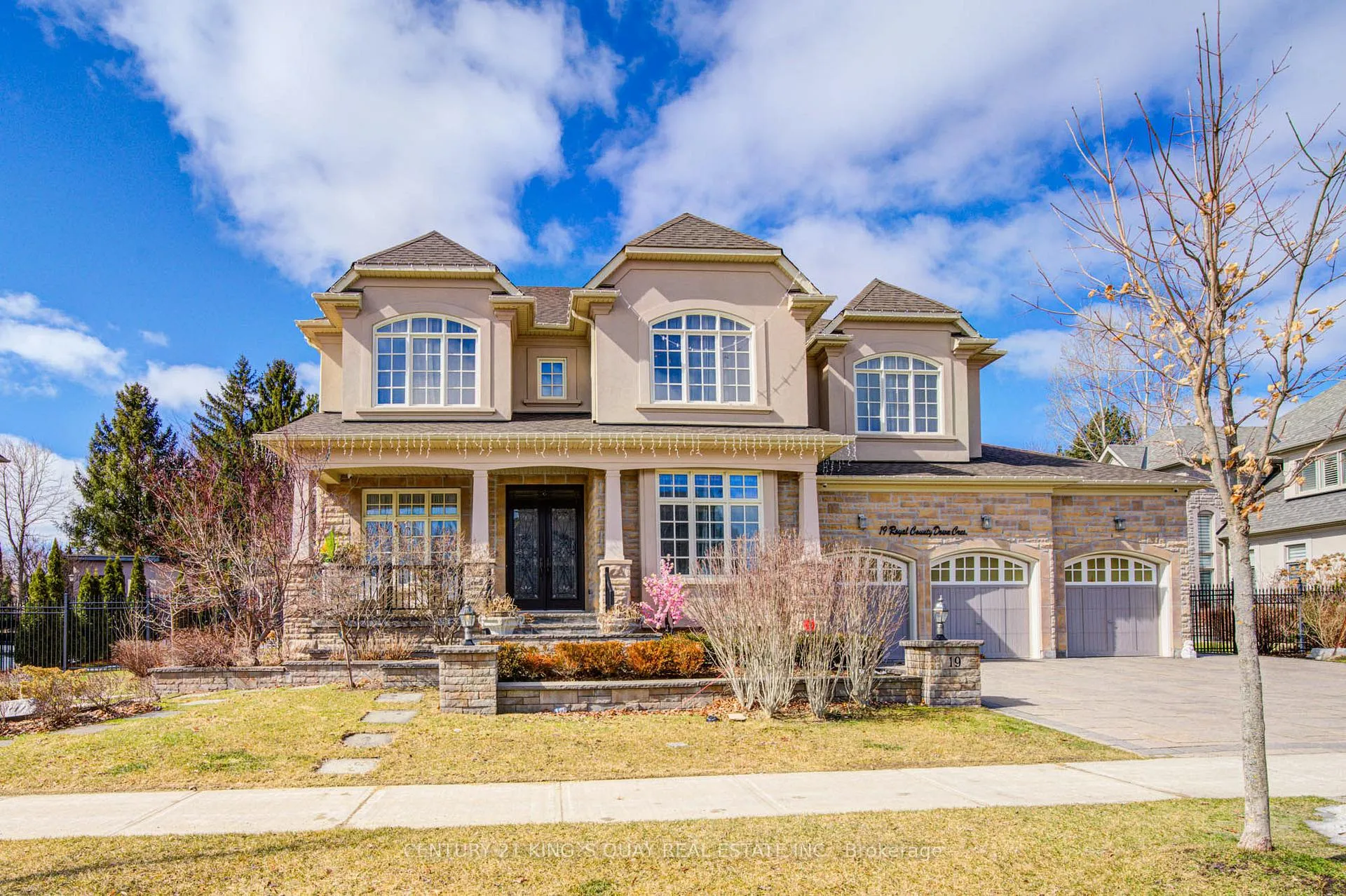 Front of 19 Royal County Down Crescent
