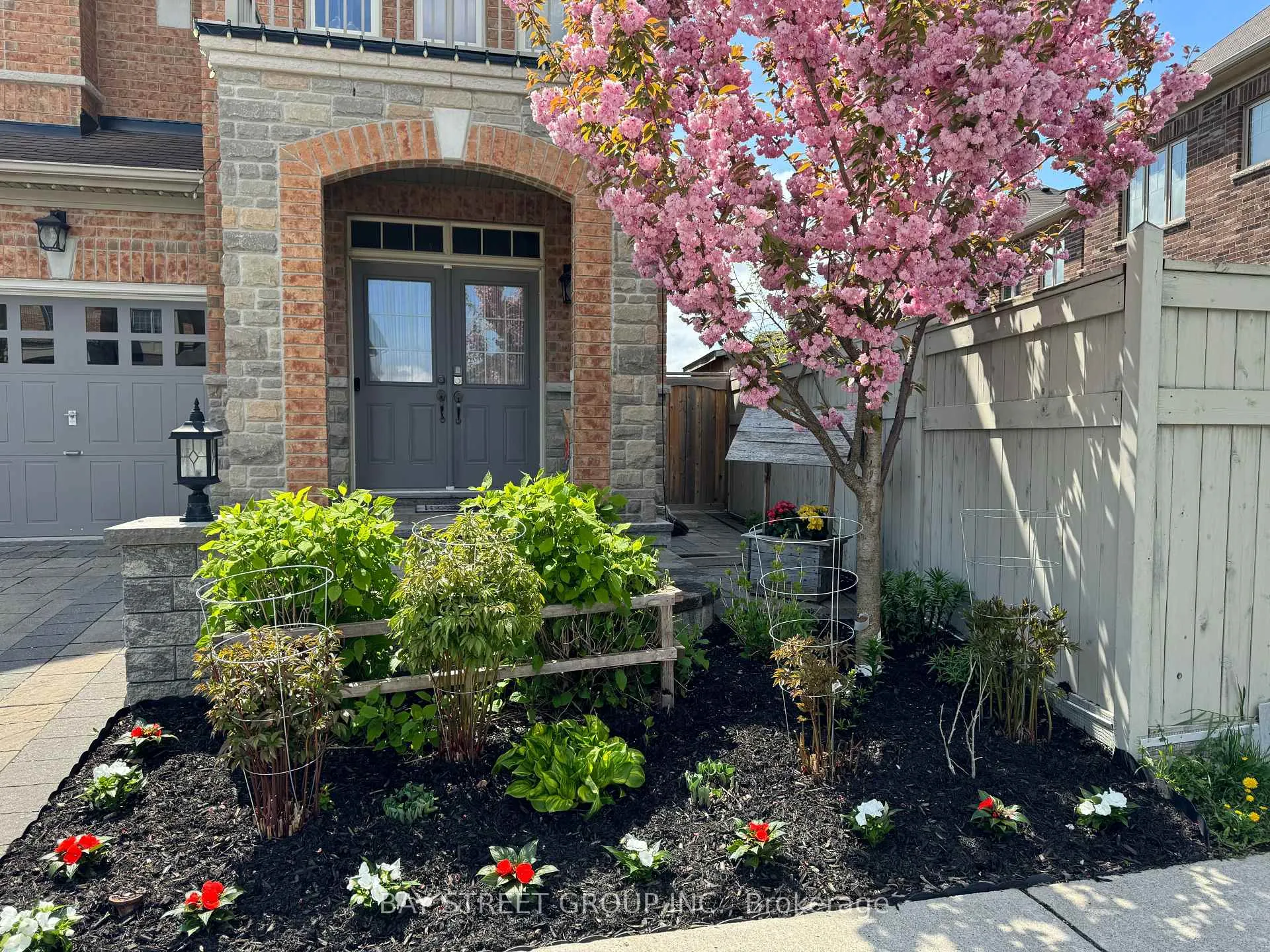 Photo 3 of 89 Beckett Avenue, Markham, Berczy — HOMEH