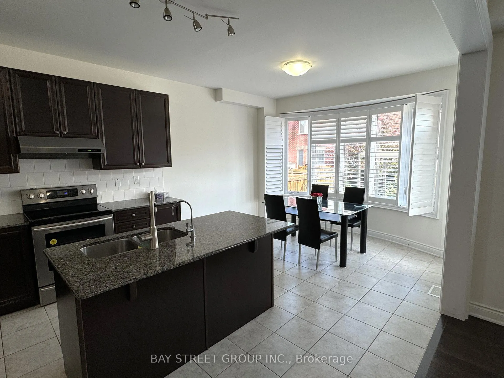 Photo 9 of 89 Beckett Avenue, Markham, Berczy — HOMEH