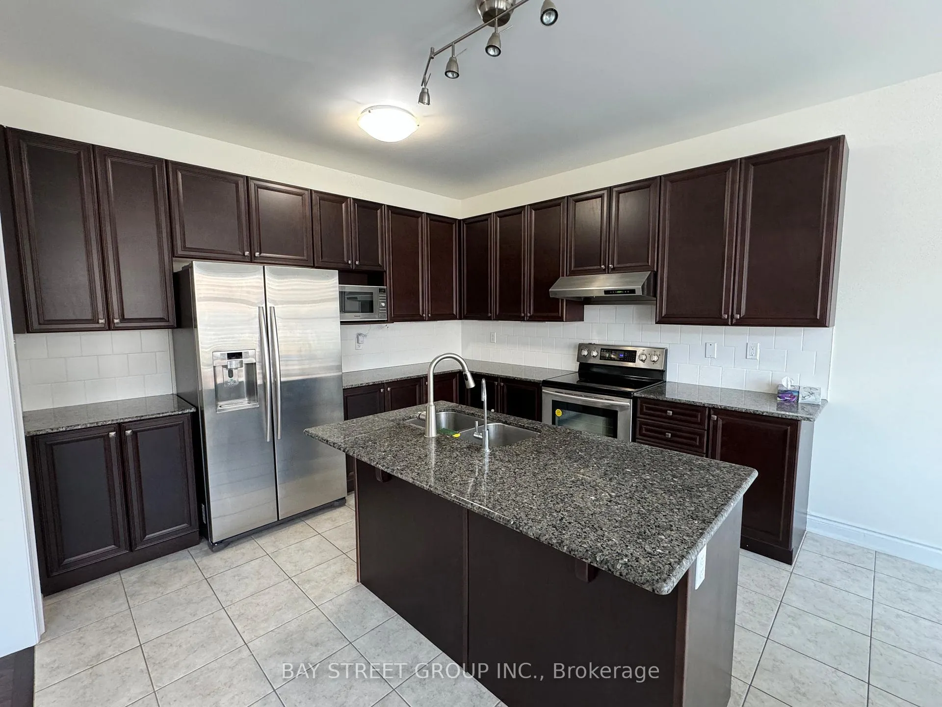 Photo 11 of 89 Beckett Avenue, Markham, Berczy — HOMEH