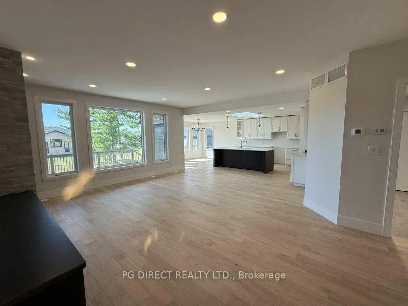 Photo 5 of 51 Beacon Drive, Brighton — HOMEH