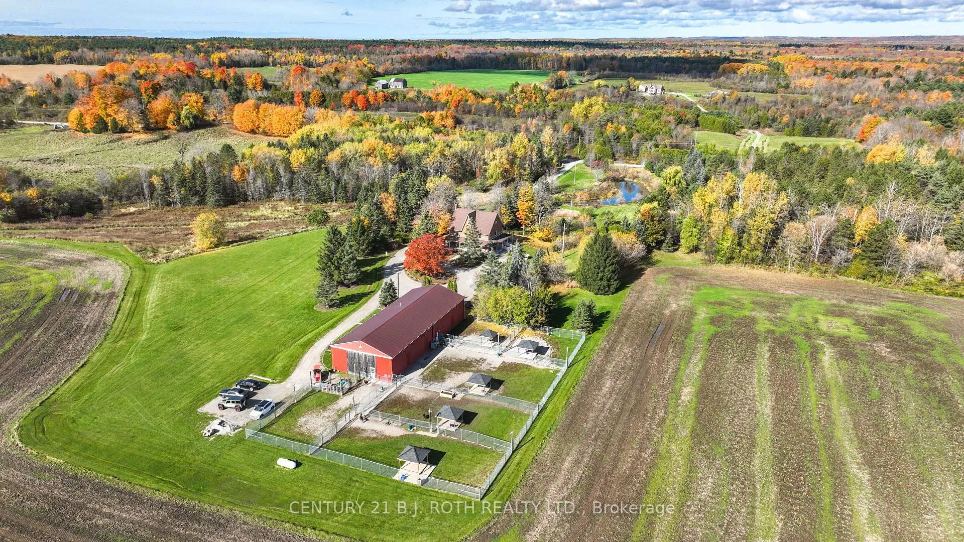Photo 3 of 301 4 Concession Road, Tiny, Rural Tiny — HOMEH
