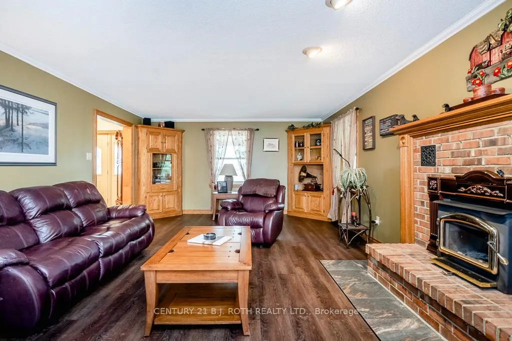 Photo 10 of 301 4 Concession Road, Tiny, Rural Tiny — HOMEH