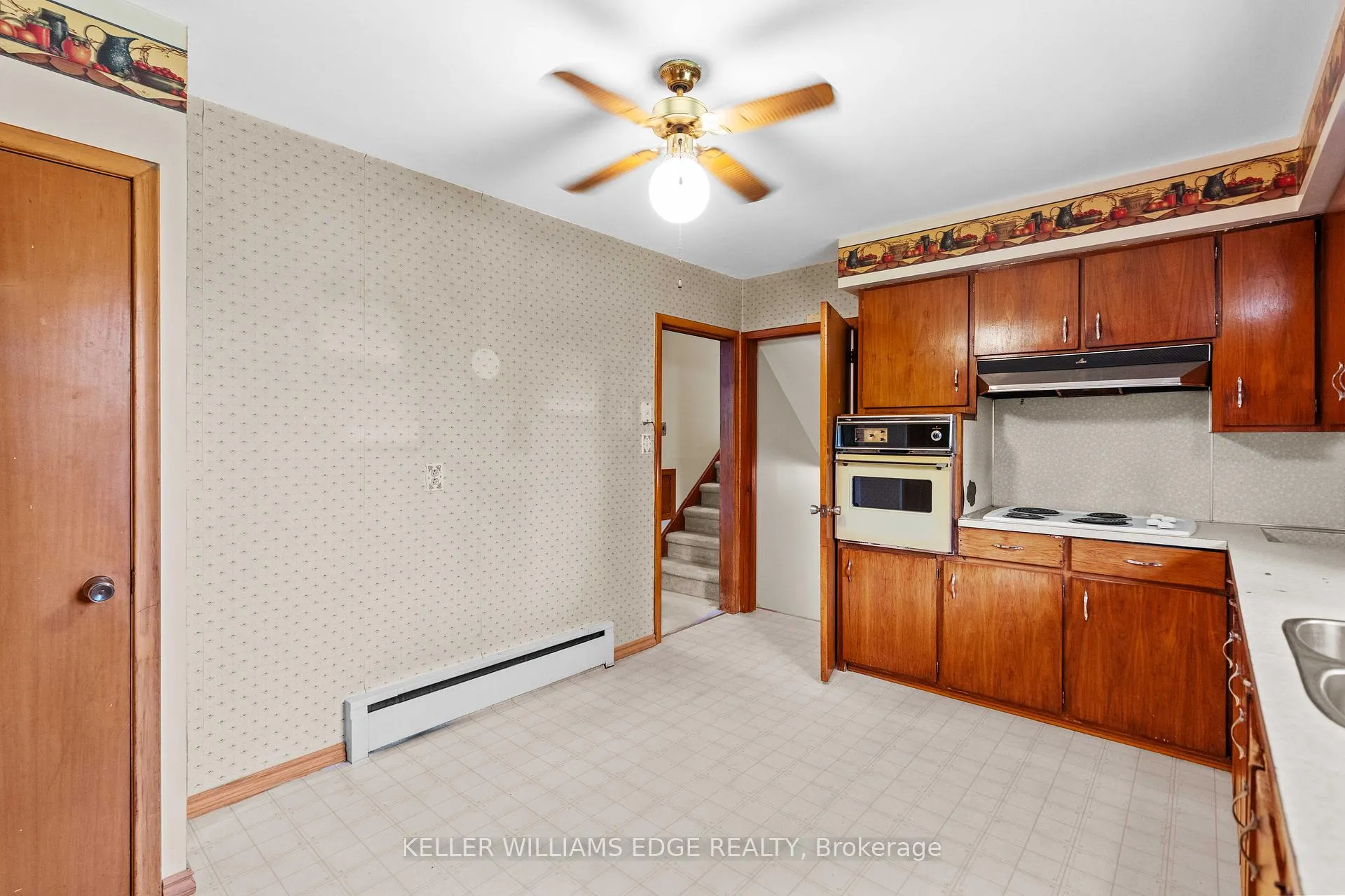 Photo 11 of 1352 Centre Road, Hamilton, Carlisle — HOMEH