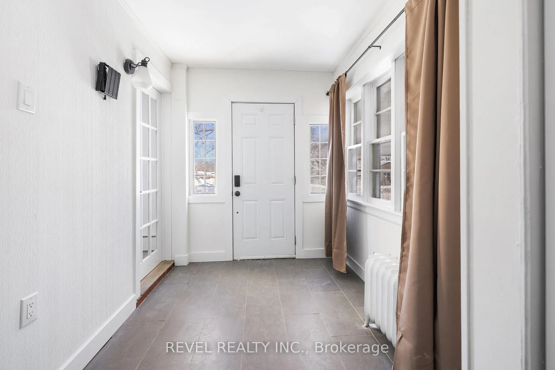 Photo 10 of Unit Main, 46 Nelson Street, Barrie, Codrington — HOMEH