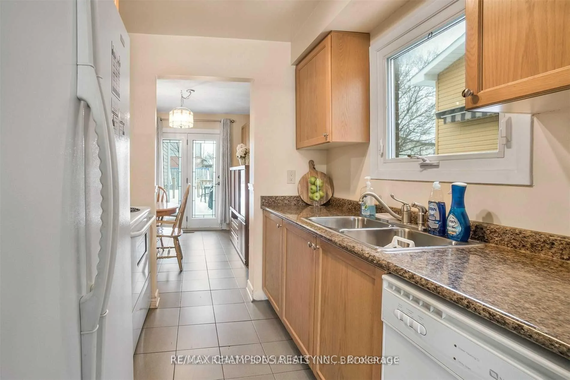 Photo 7 of 7 Camberley Crescent, Brampton, Brampton North — HOMEH