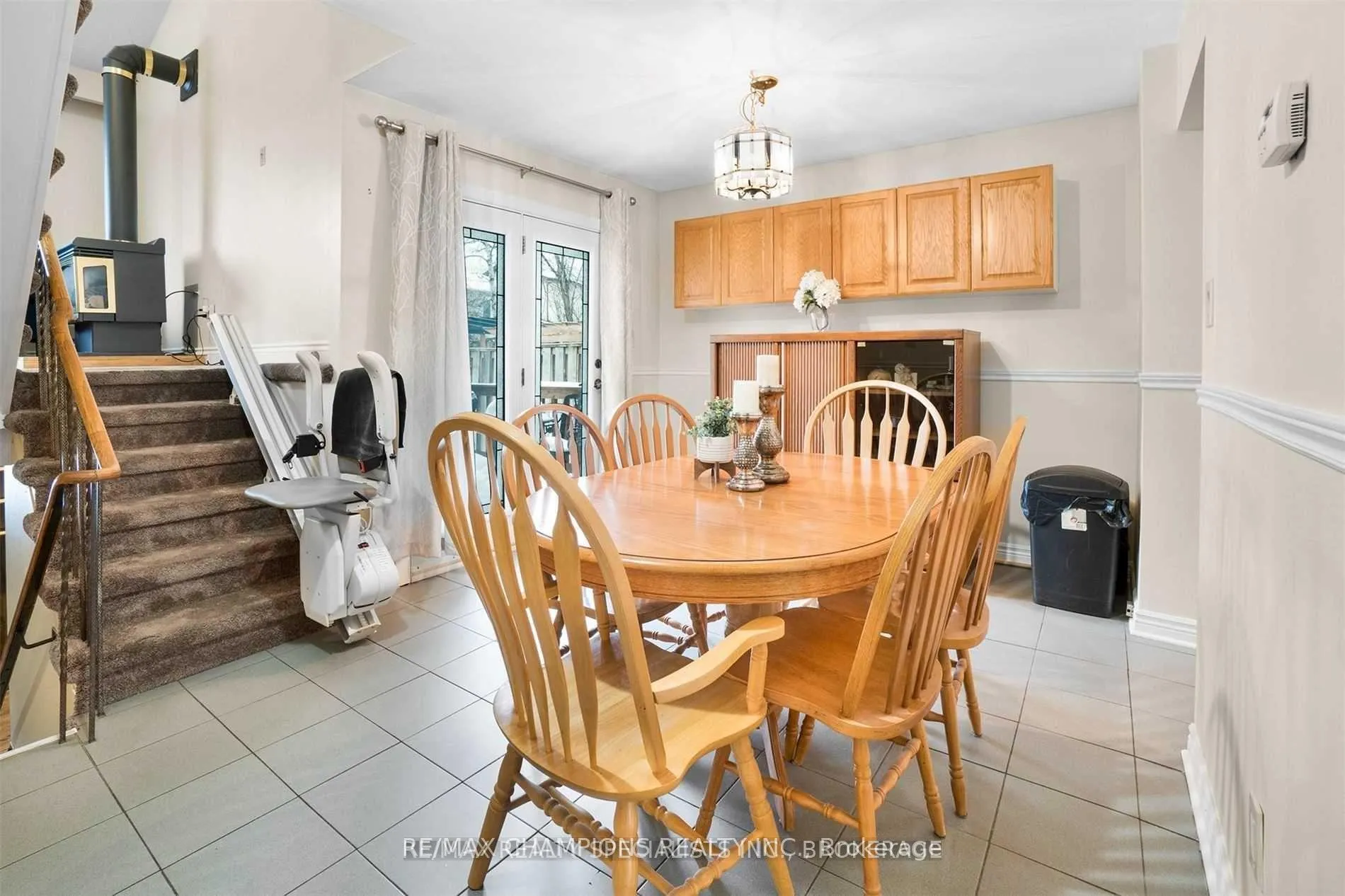 Photo 9 of 7 Camberley Crescent, Brampton, Brampton North — HOMEH