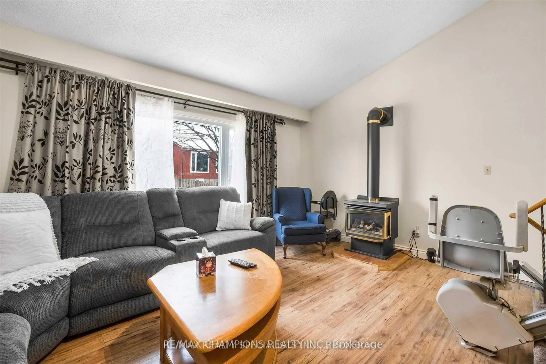 Photo 11 of 7 Camberley Crescent, Brampton, Brampton North — HOMEH