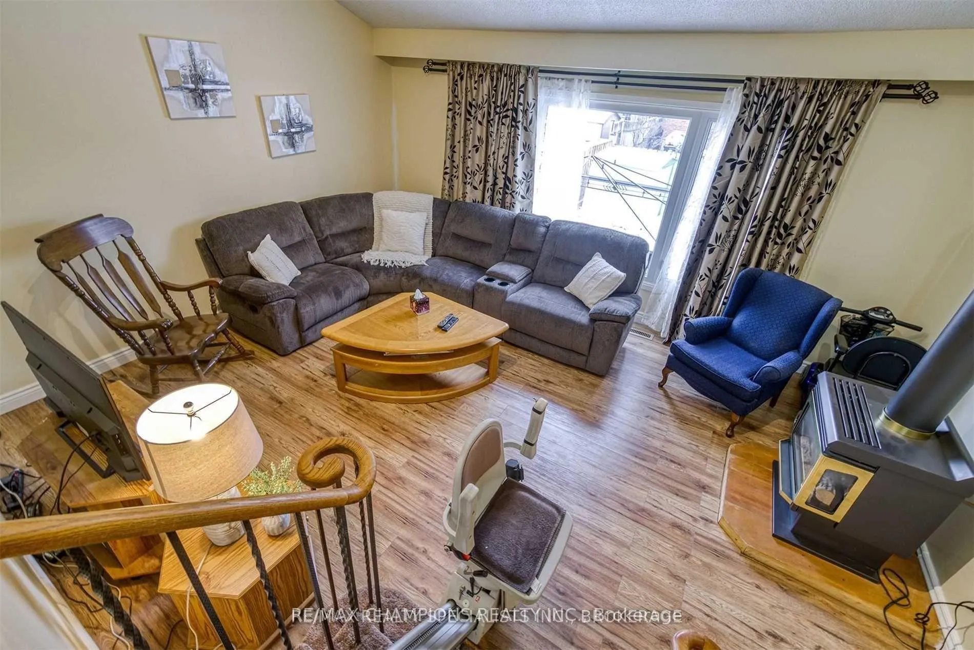 Photo 13 of 7 Camberley Crescent, Brampton, Brampton North — HOMEH