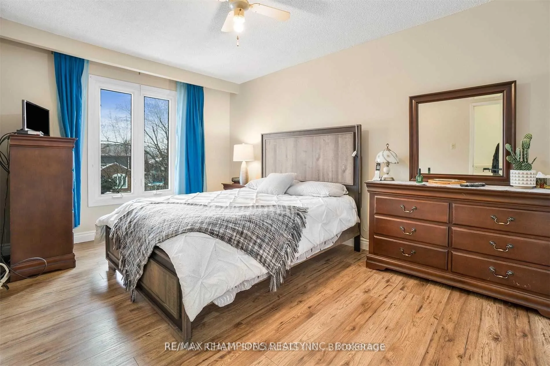 Photo 14 of 7 Camberley Crescent, Brampton, Brampton North — HOMEH