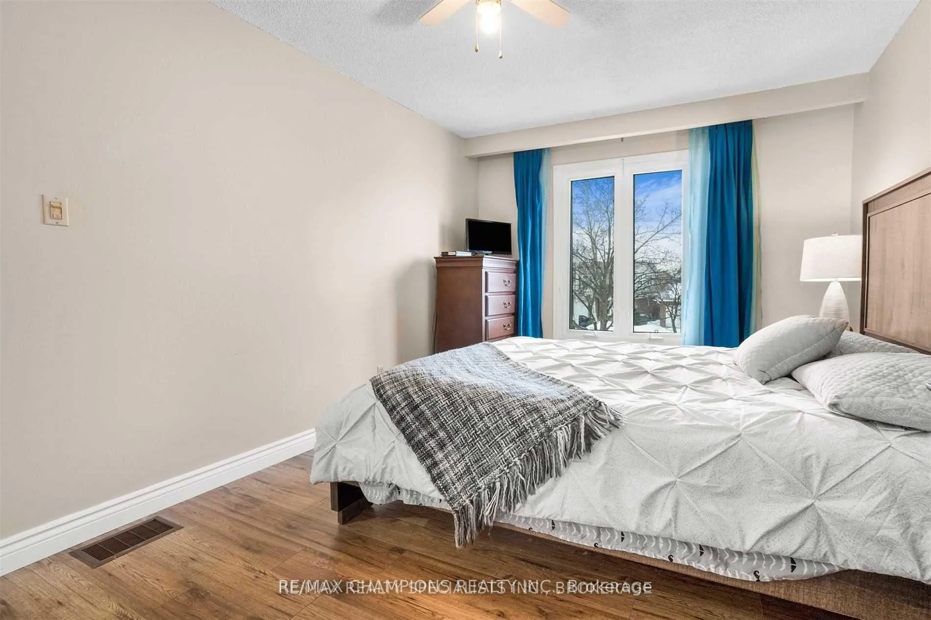 Photo 15 of 7 Camberley Crescent, Brampton, Brampton North — HOMEH