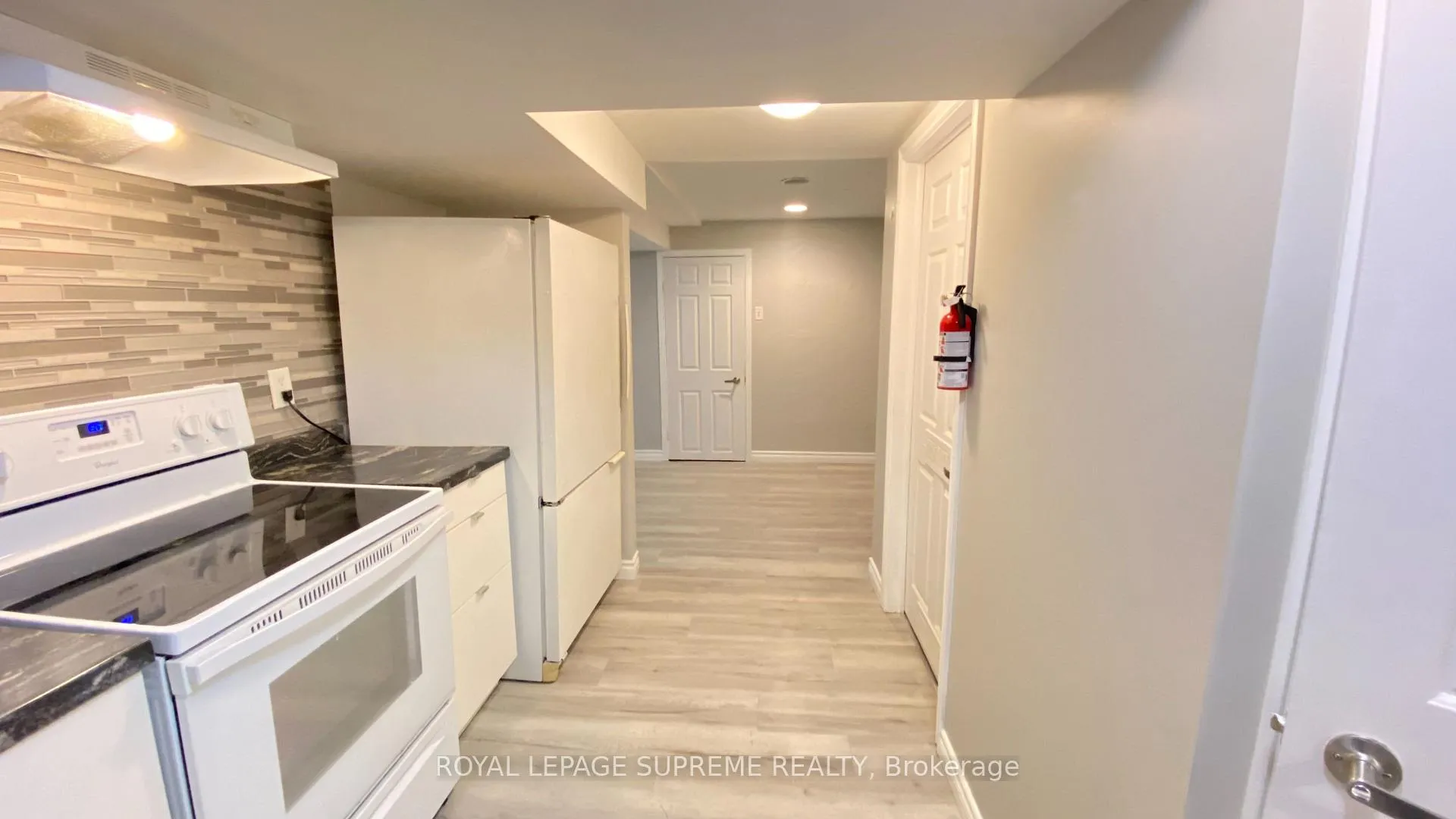 Photo 6 of Unit Bsmt, 22 Amblecote Pl, Hamilton, Randall — HOMEH