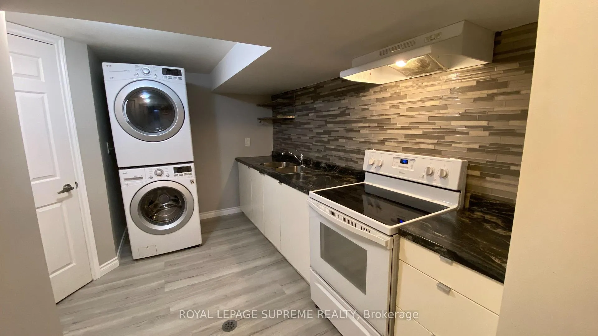 Photo 8 of Unit Bsmt, 22 Amblecote Pl, Hamilton, Randall — HOMEH
