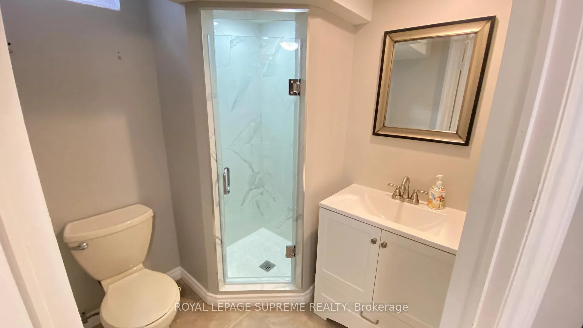 Photo 9 of Unit Bsmt, 22 Amblecote Pl, Hamilton, Randall — HOMEH