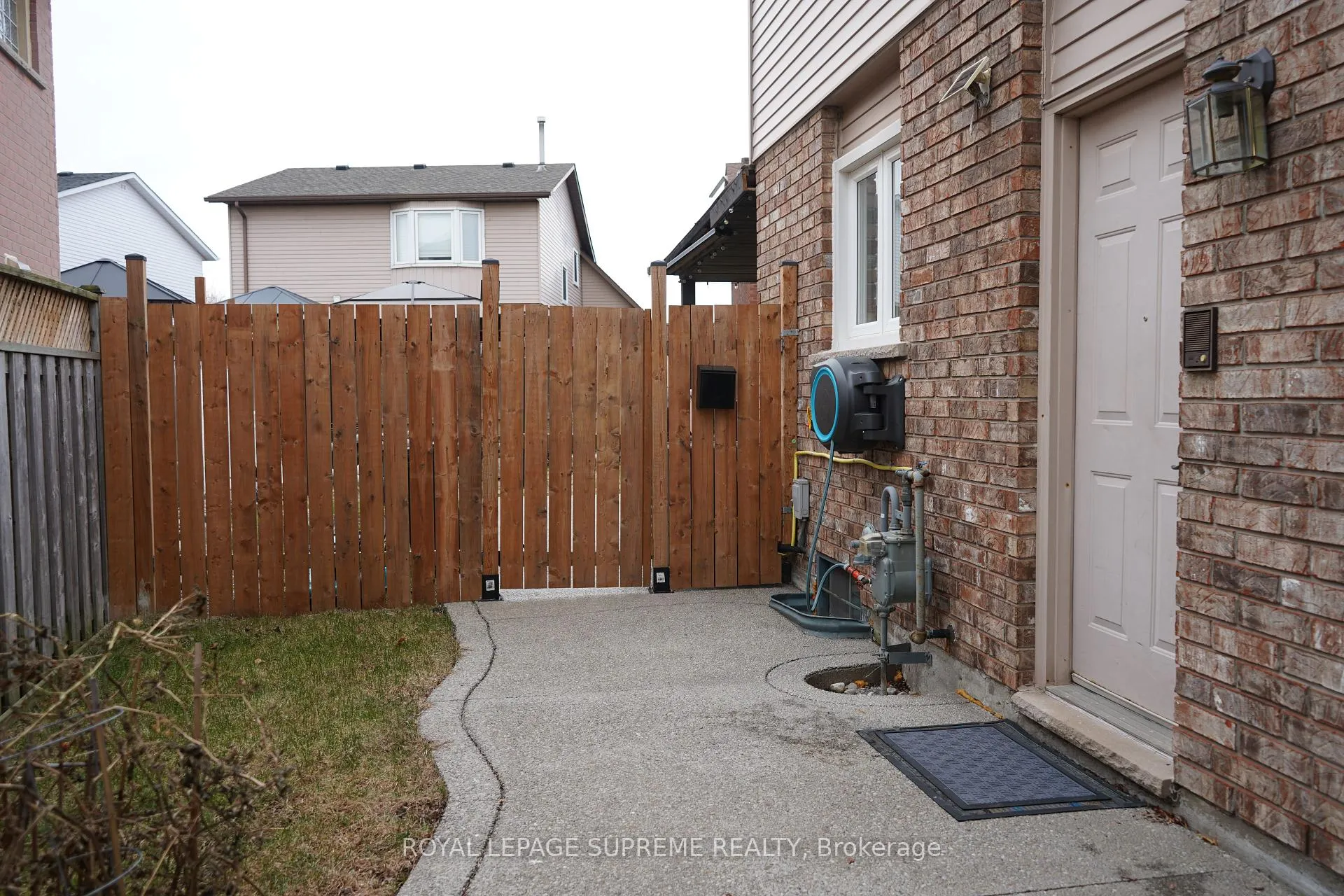 Photo 13 of Unit Bsmt, 22 Amblecote Pl, Hamilton, Randall — HOMEH