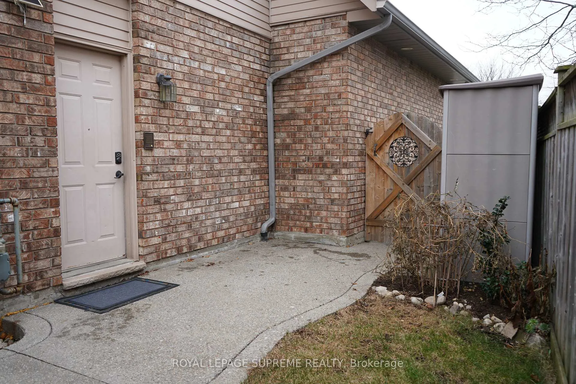 Photo 14 of Unit Bsmt, 22 Amblecote Pl, Hamilton, Randall — HOMEH
