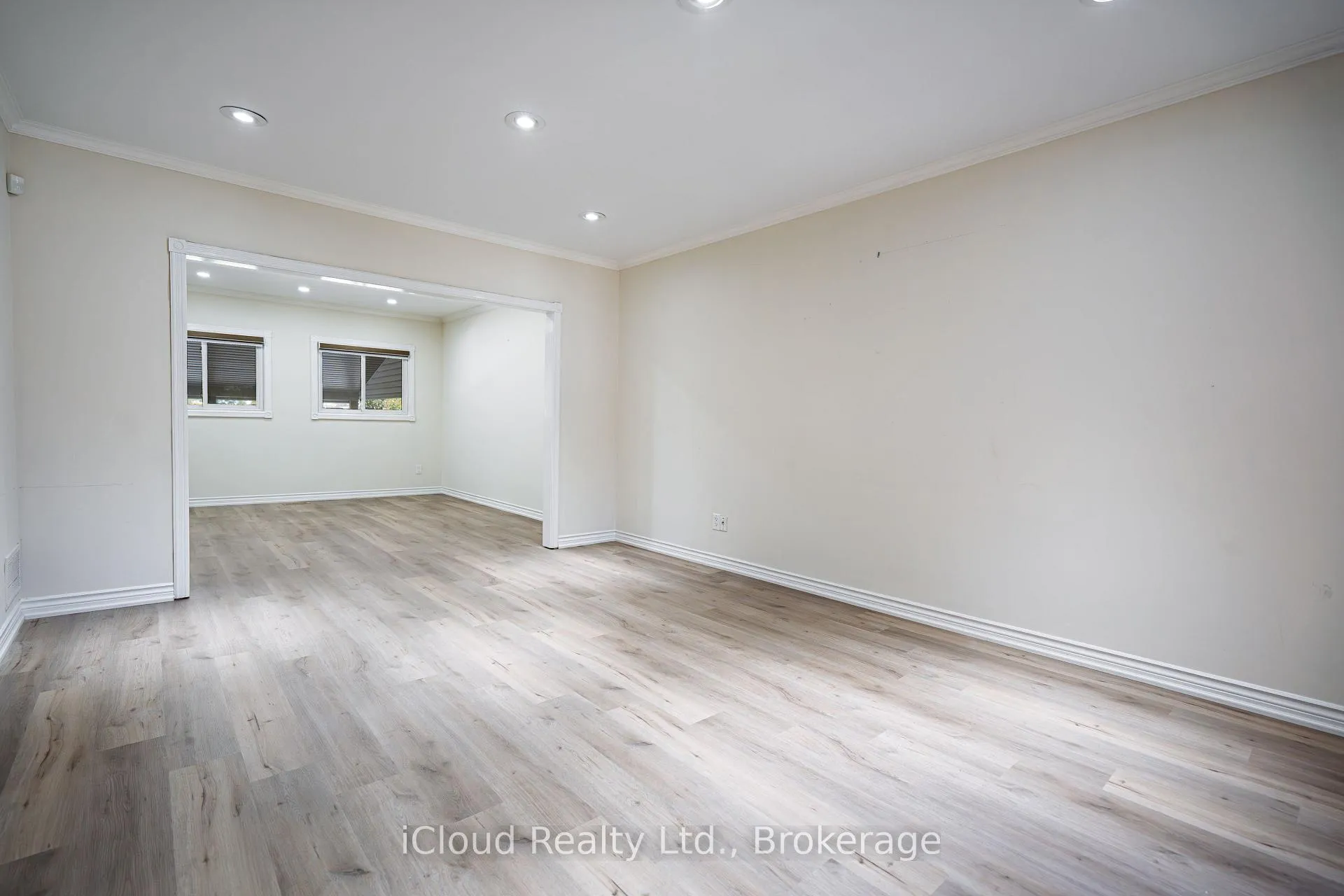 Photo 7 of 80 Venice Crescent W, Vaughan, Beverley Glen — HOMEH