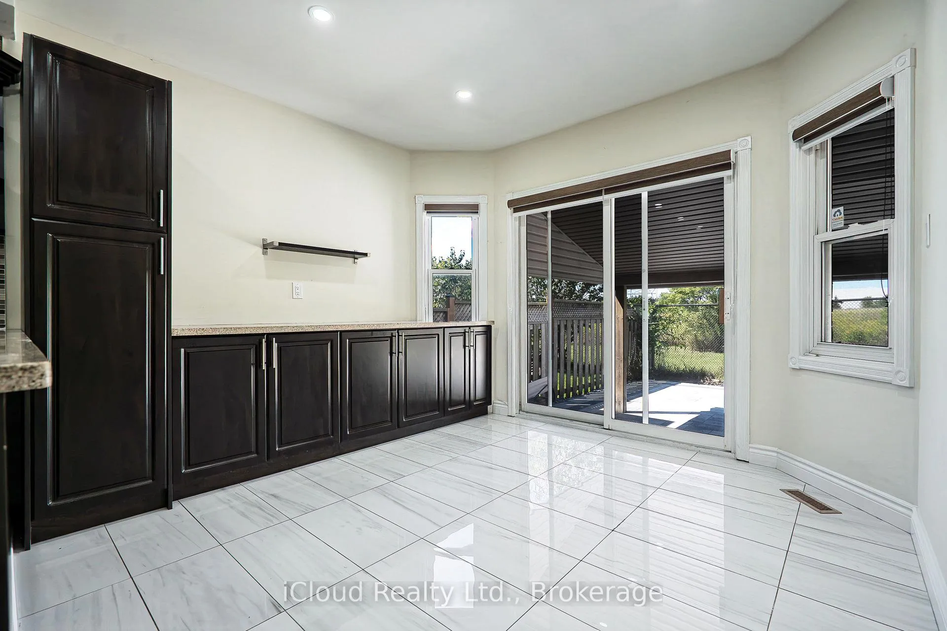 Photo 11 of 80 Venice Crescent W, Vaughan, Beverley Glen — HOMEH