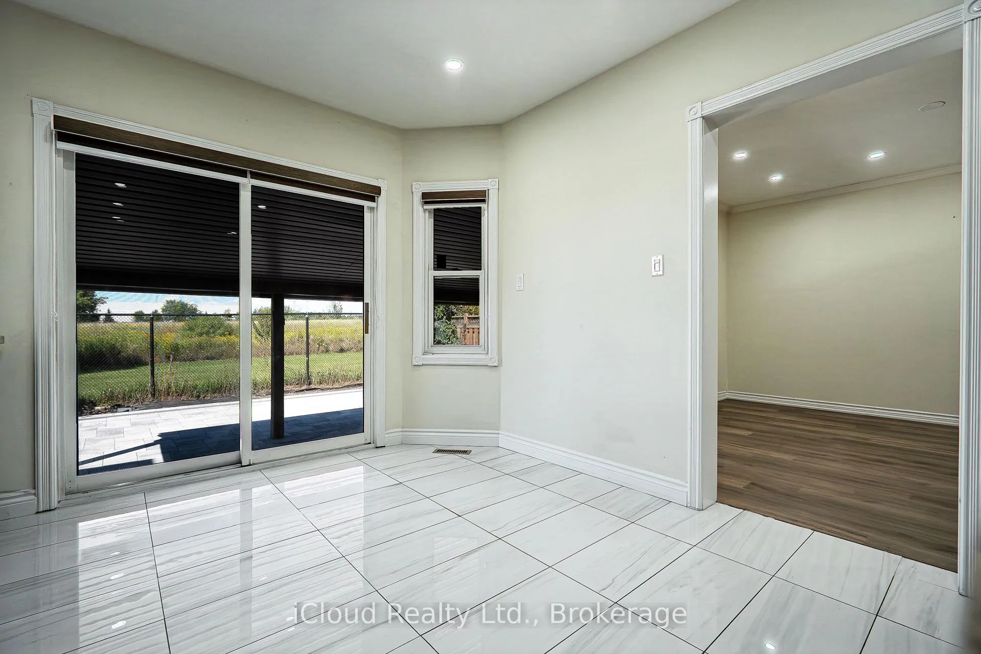 Photo 13 of 80 Venice Crescent W, Vaughan, Beverley Glen — HOMEH