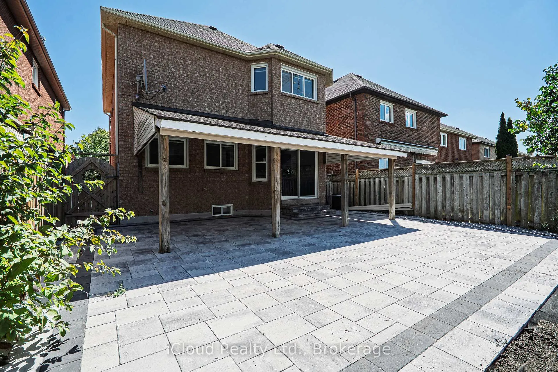 Photo 16 of 80 Venice Crescent W, Vaughan, Beverley Glen — HOMEH