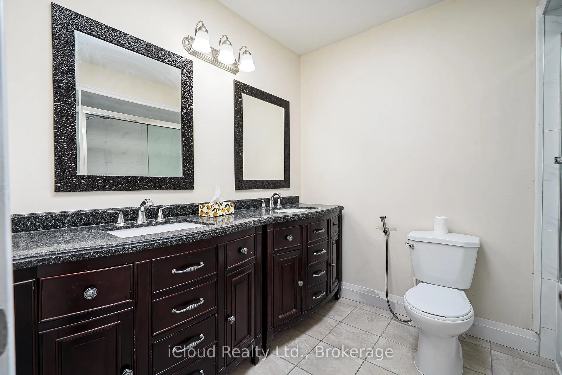 Photo 20 of 80 Venice Crescent W, Vaughan, Beverley Glen — HOMEH