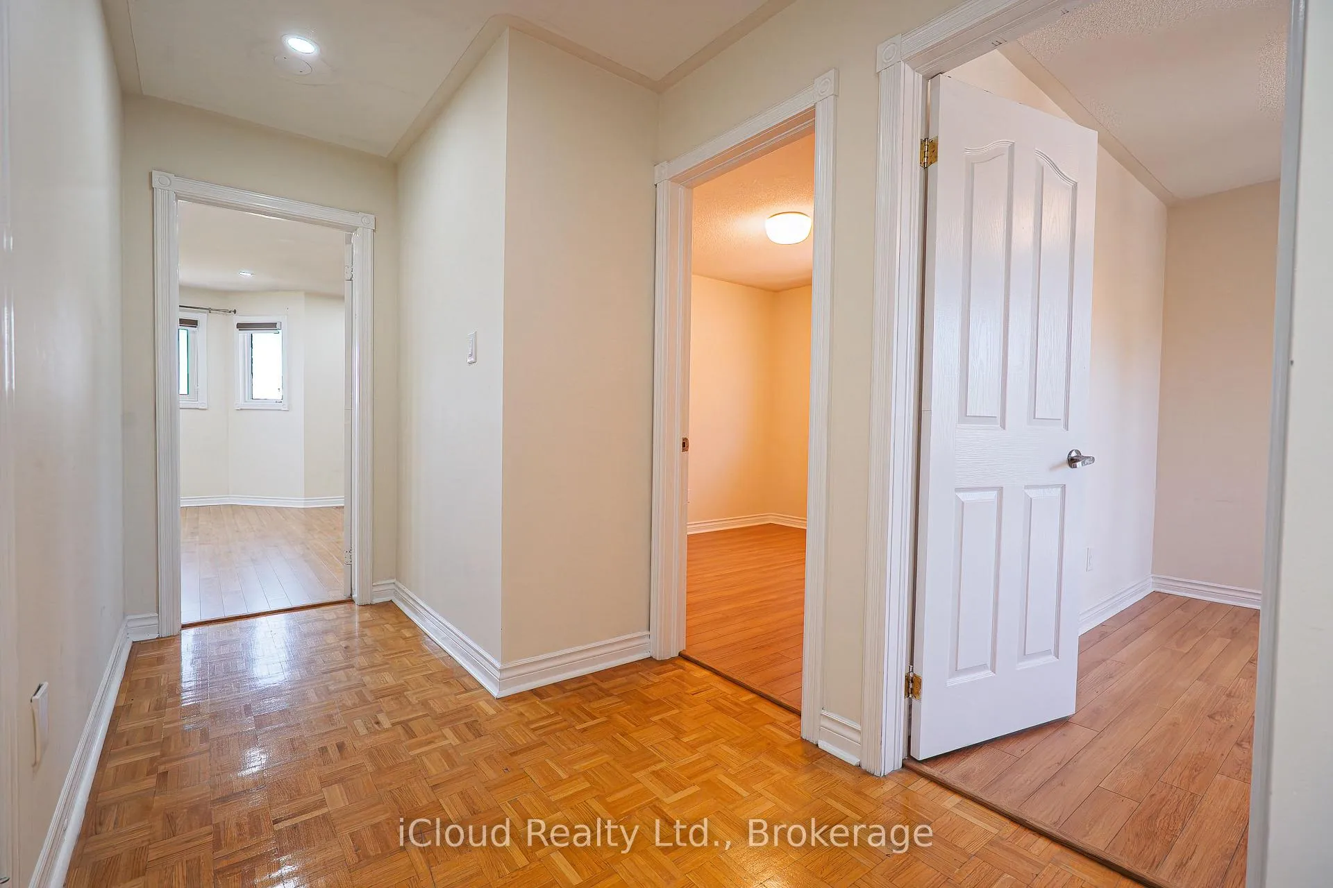 Photo 21 of 80 Venice Crescent W, Vaughan, Beverley Glen — HOMEH