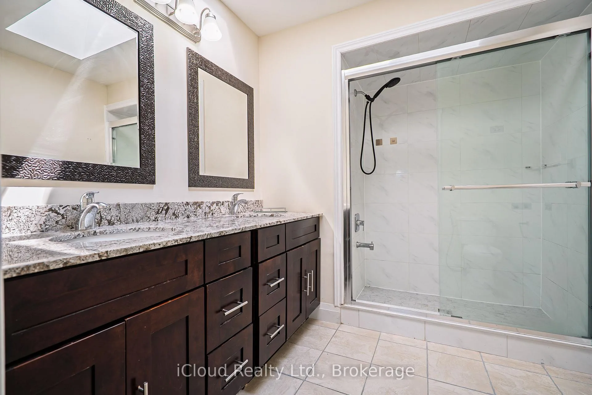 Photo 25 of 80 Venice Crescent W, Vaughan, Beverley Glen — HOMEH