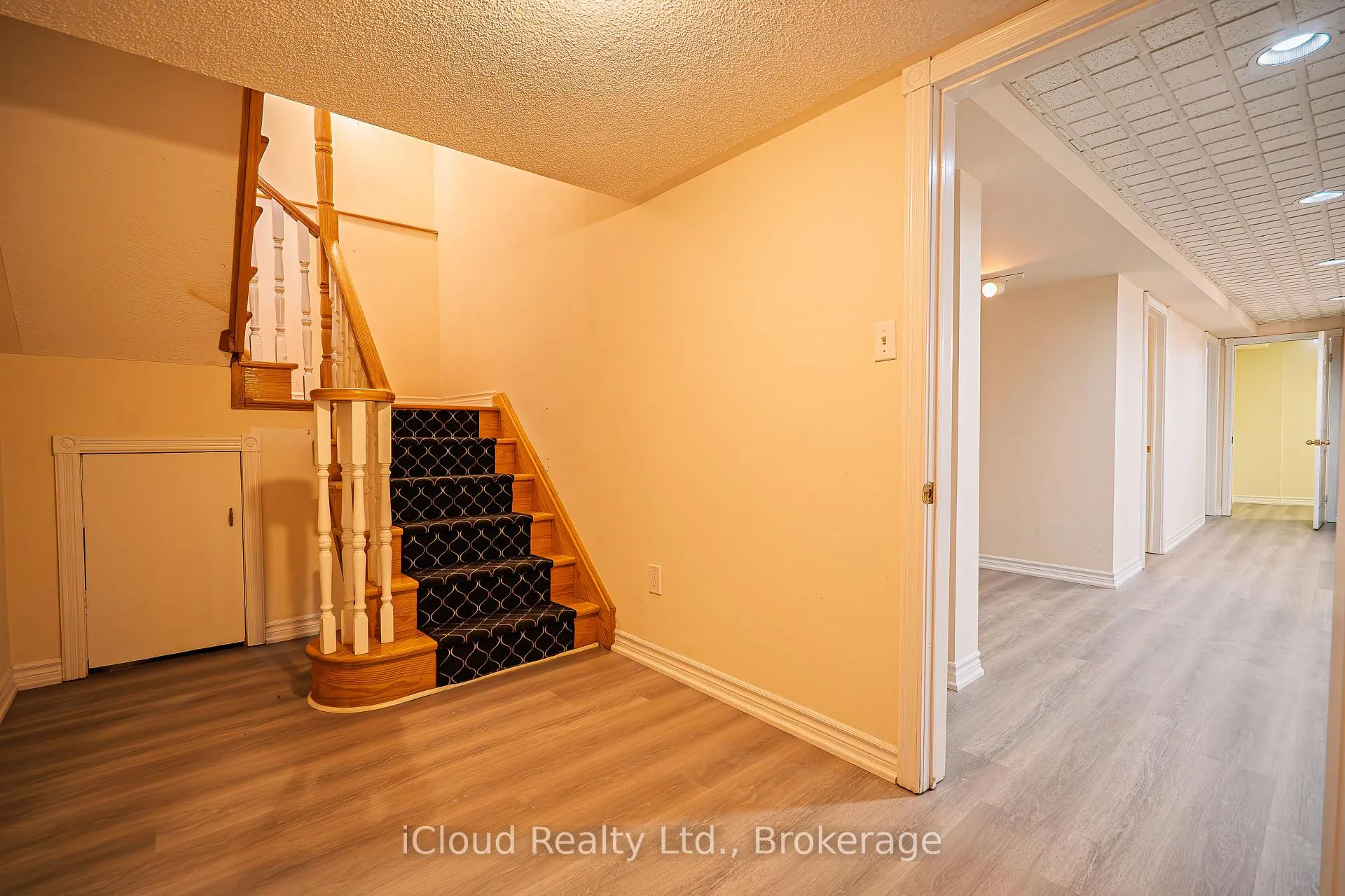 Photo 27 of 80 Venice Crescent W, Vaughan, Beverley Glen — HOMEH