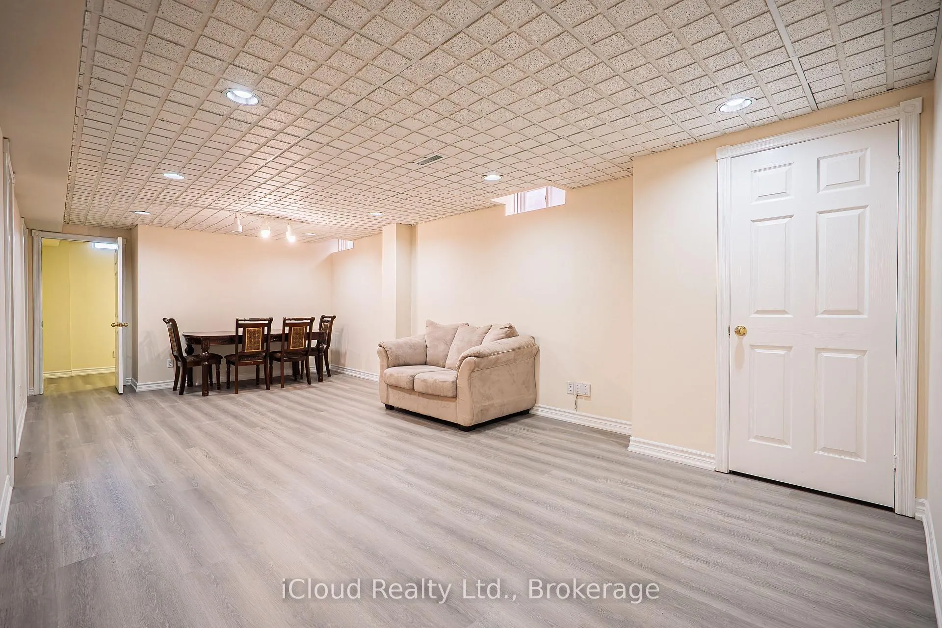 Photo 28 of 80 Venice Crescent W, Vaughan, Beverley Glen — HOMEH