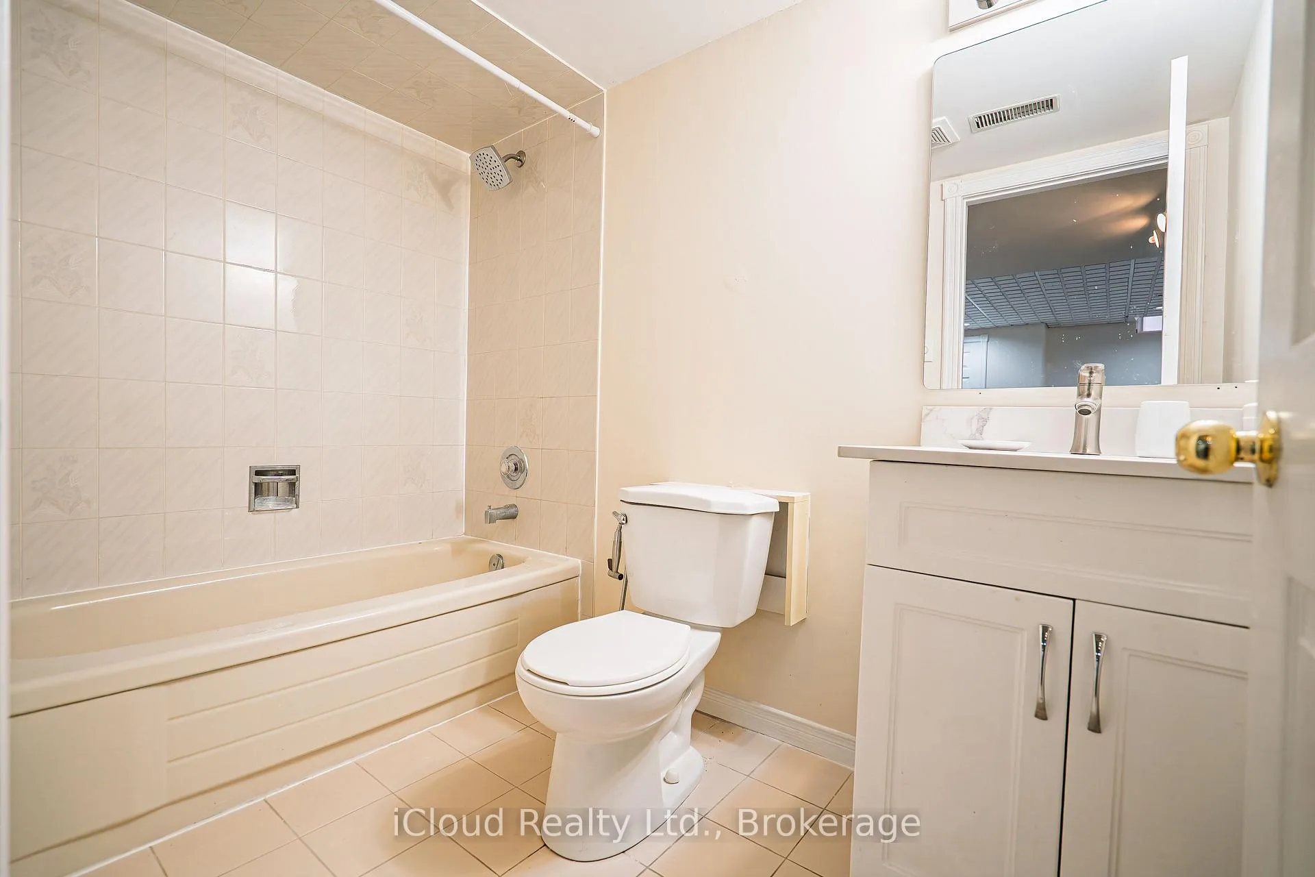 Photo 30 of 80 Venice Crescent W, Vaughan, Beverley Glen — HOMEH