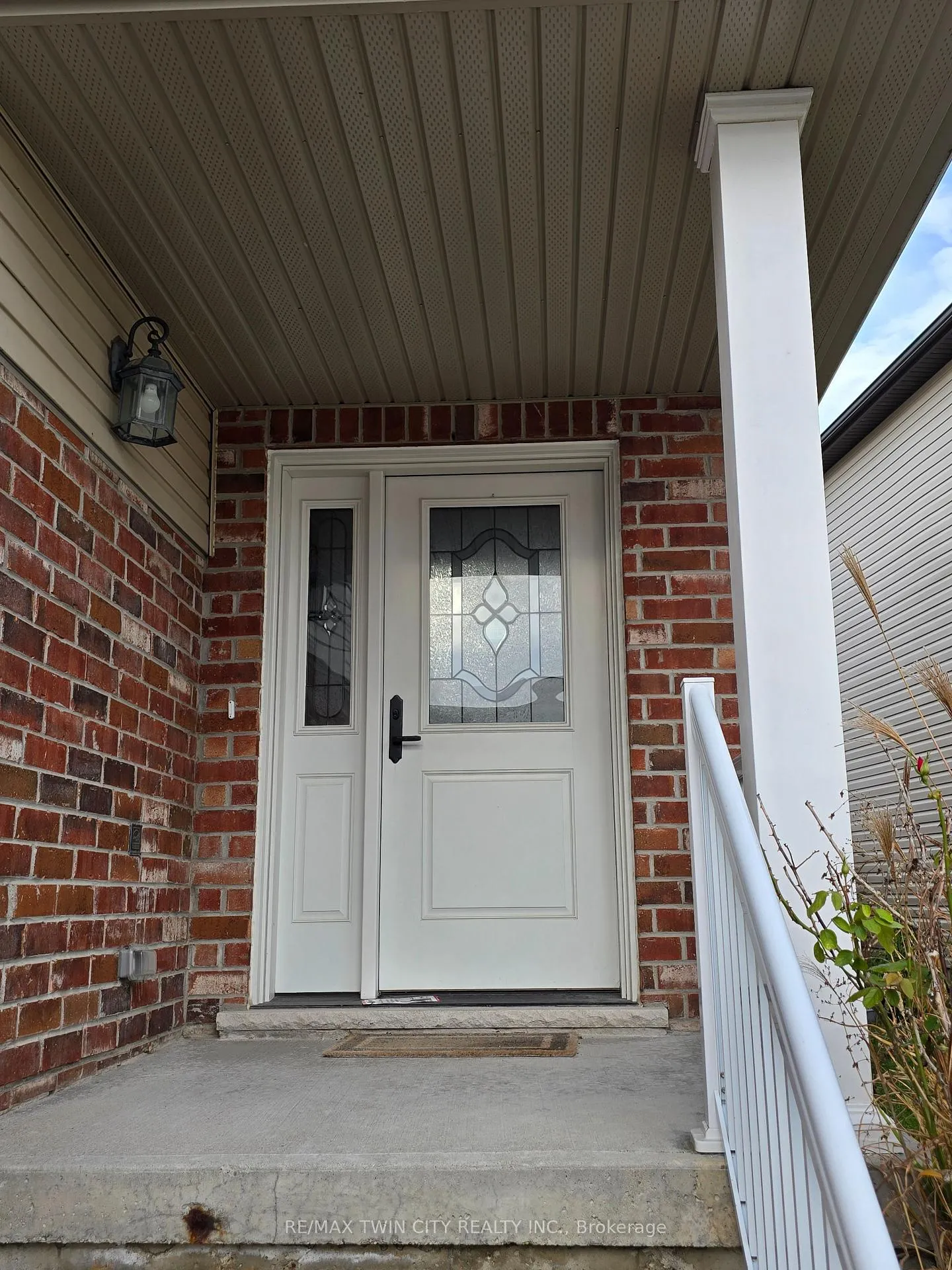 Photo 2 of 1316 Countrystone Drive, Waterloo — HOMEH
