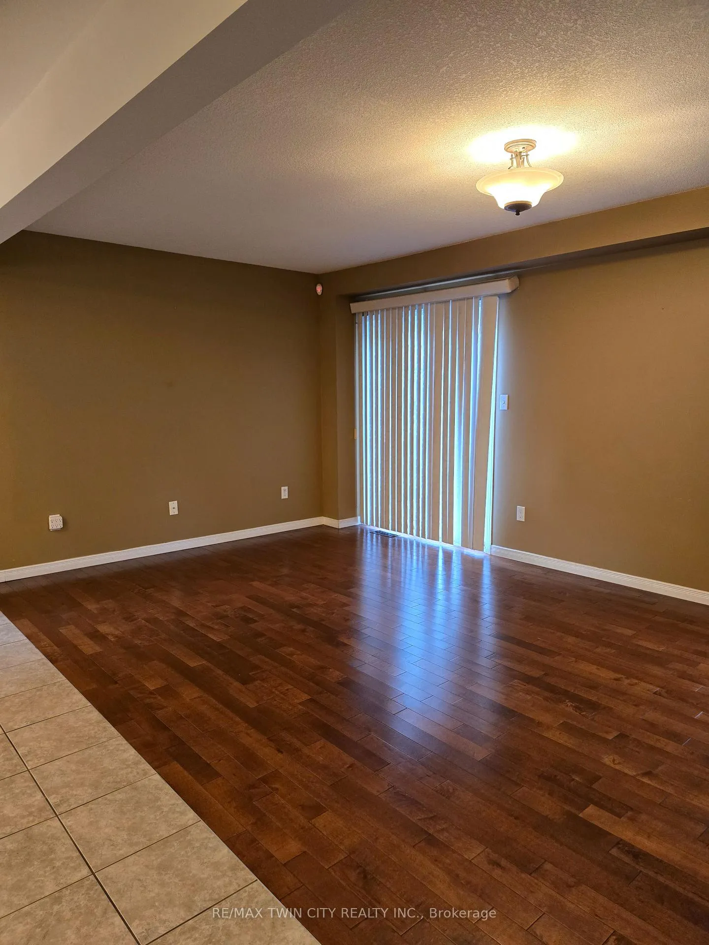 Photo 7 of 1316 Countrystone Drive, Waterloo — HOMEH