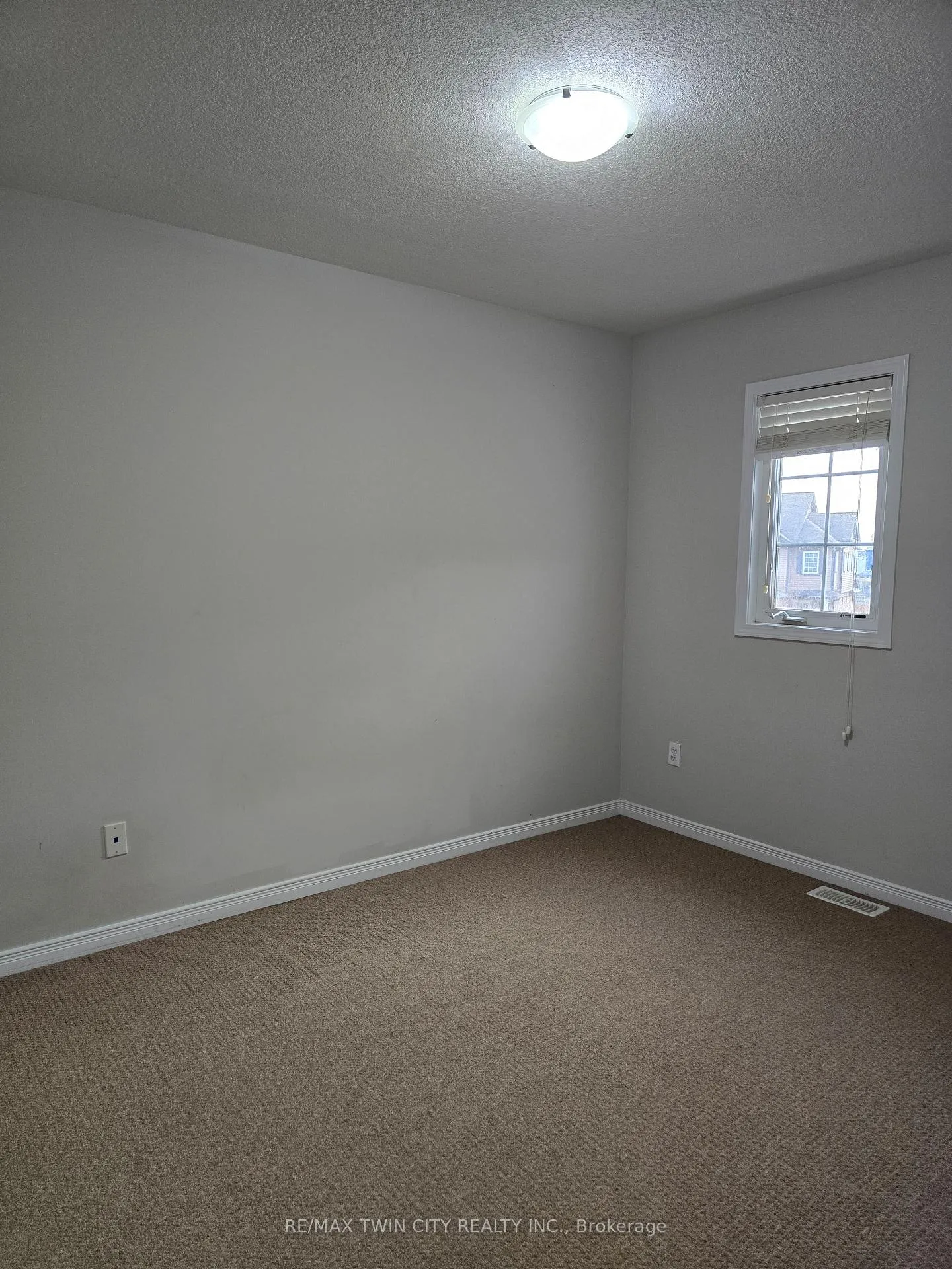 Photo 14 of 1316 Countrystone Drive, Waterloo — HOMEH