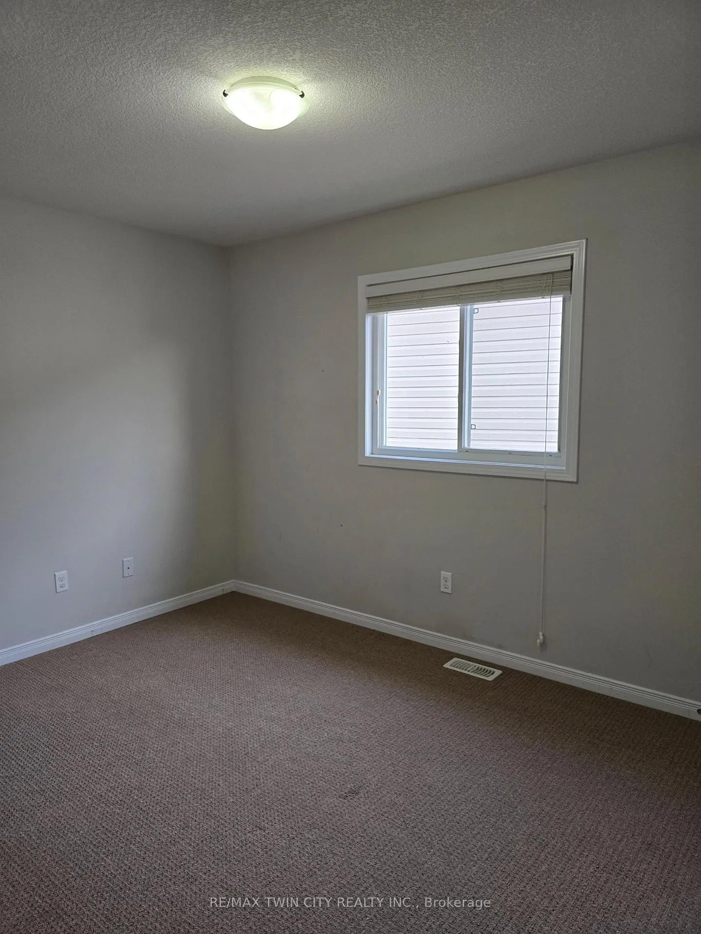 Photo 15 of 1316 Countrystone Drive, Waterloo — HOMEH