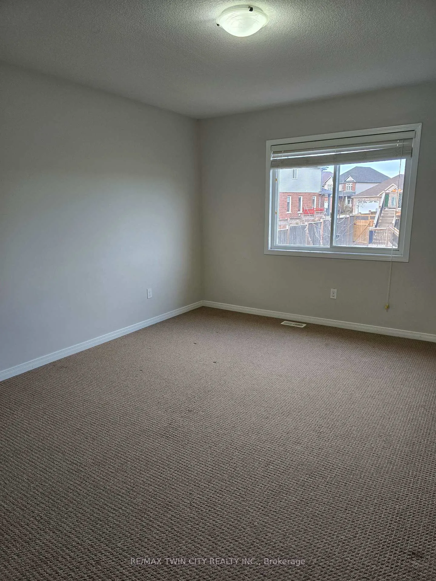 Photo 16 of 1316 Countrystone Drive, Waterloo — HOMEH