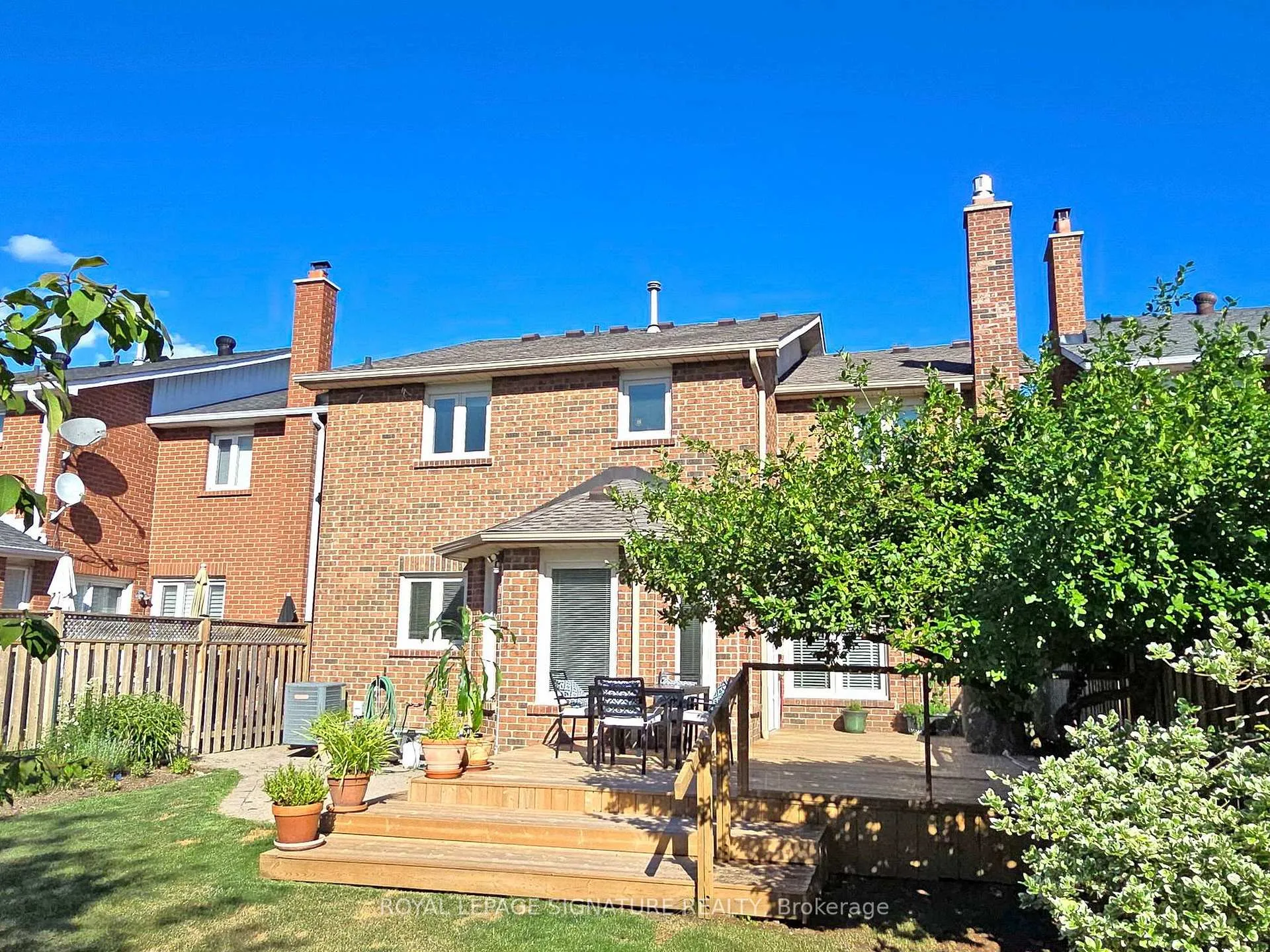 Photo 5 of 48 Millcroft Way, Vaughan, Brownridge — HOMEH