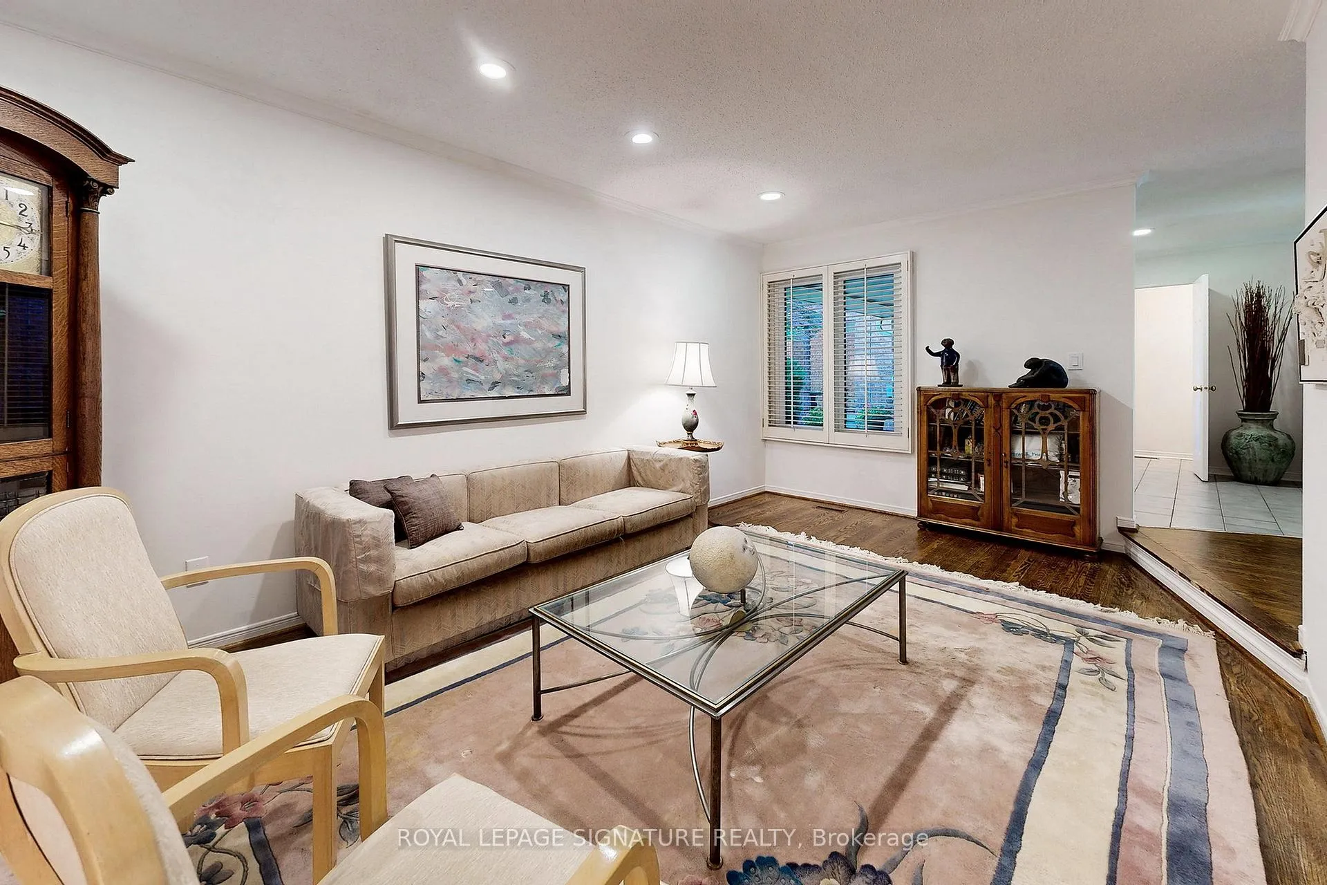Photo 8 of 48 Millcroft Way, Vaughan, Brownridge — HOMEH