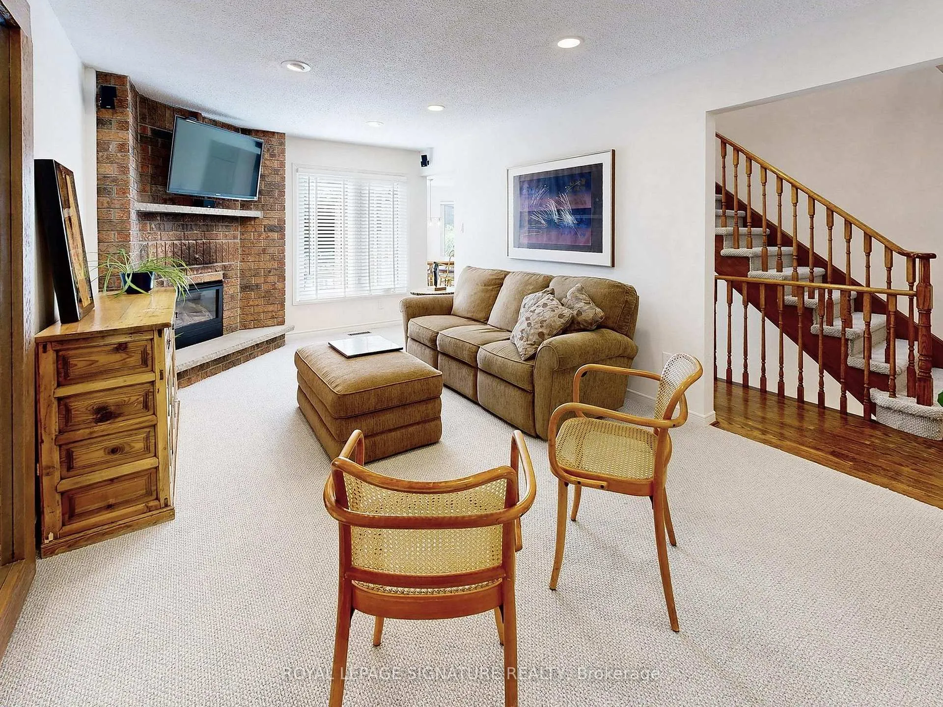 Photo 9 of 48 Millcroft Way, Vaughan, Brownridge — HOMEH