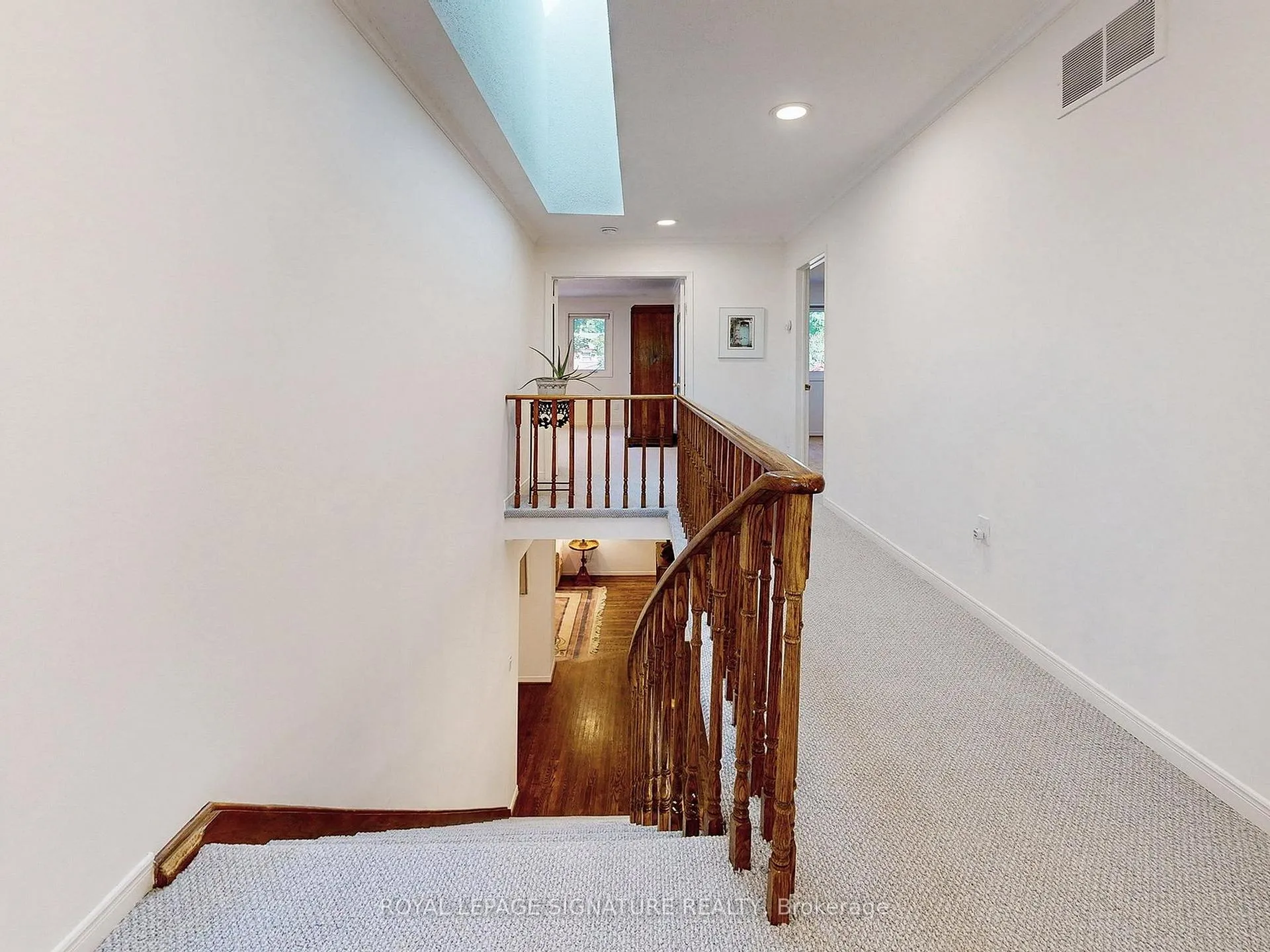 Photo 13 of 48 Millcroft Way, Vaughan, Brownridge — HOMEH